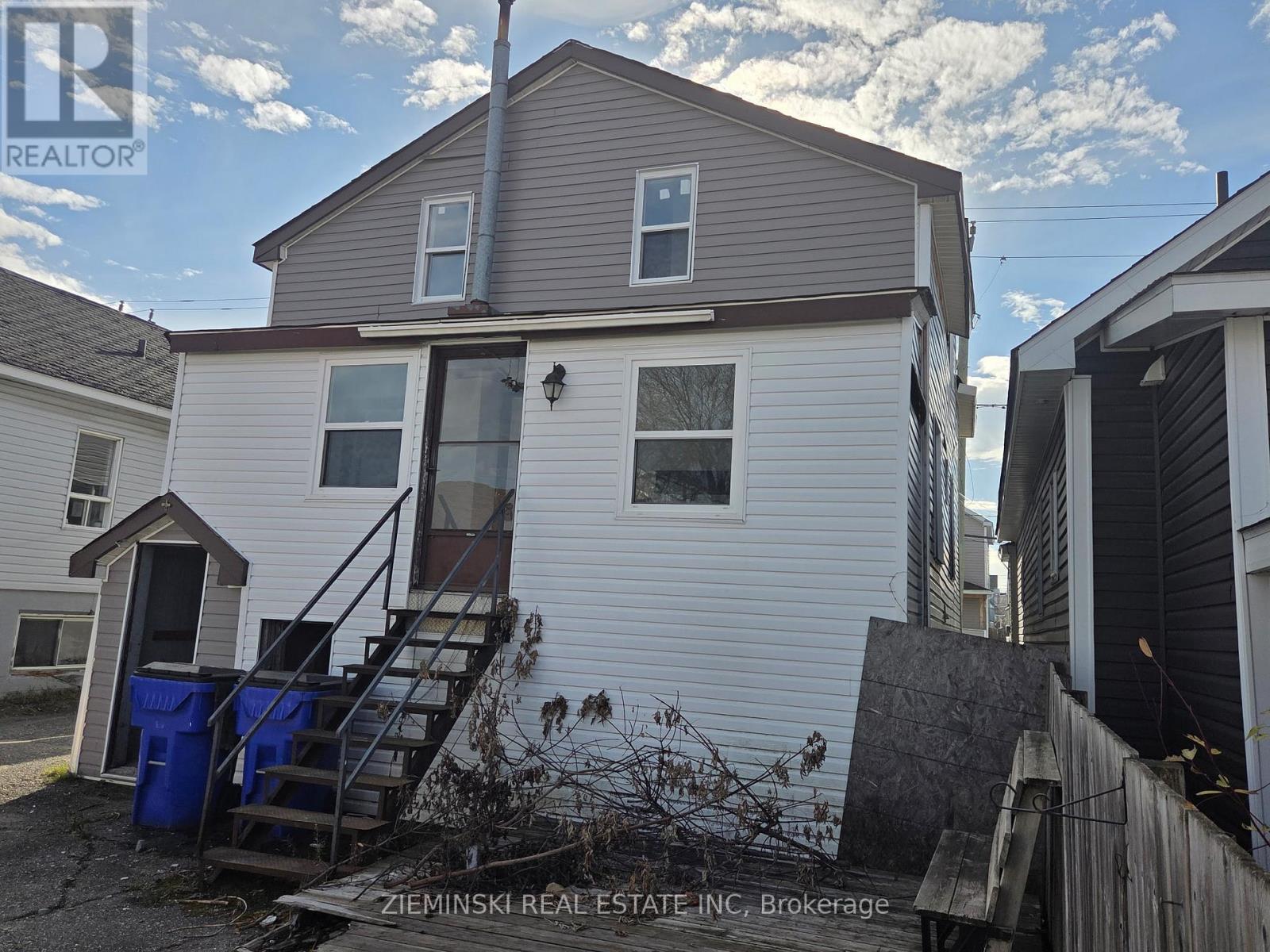 106 Commercial Avenue, Timmins (Ts - Sw), ON - Outdoor