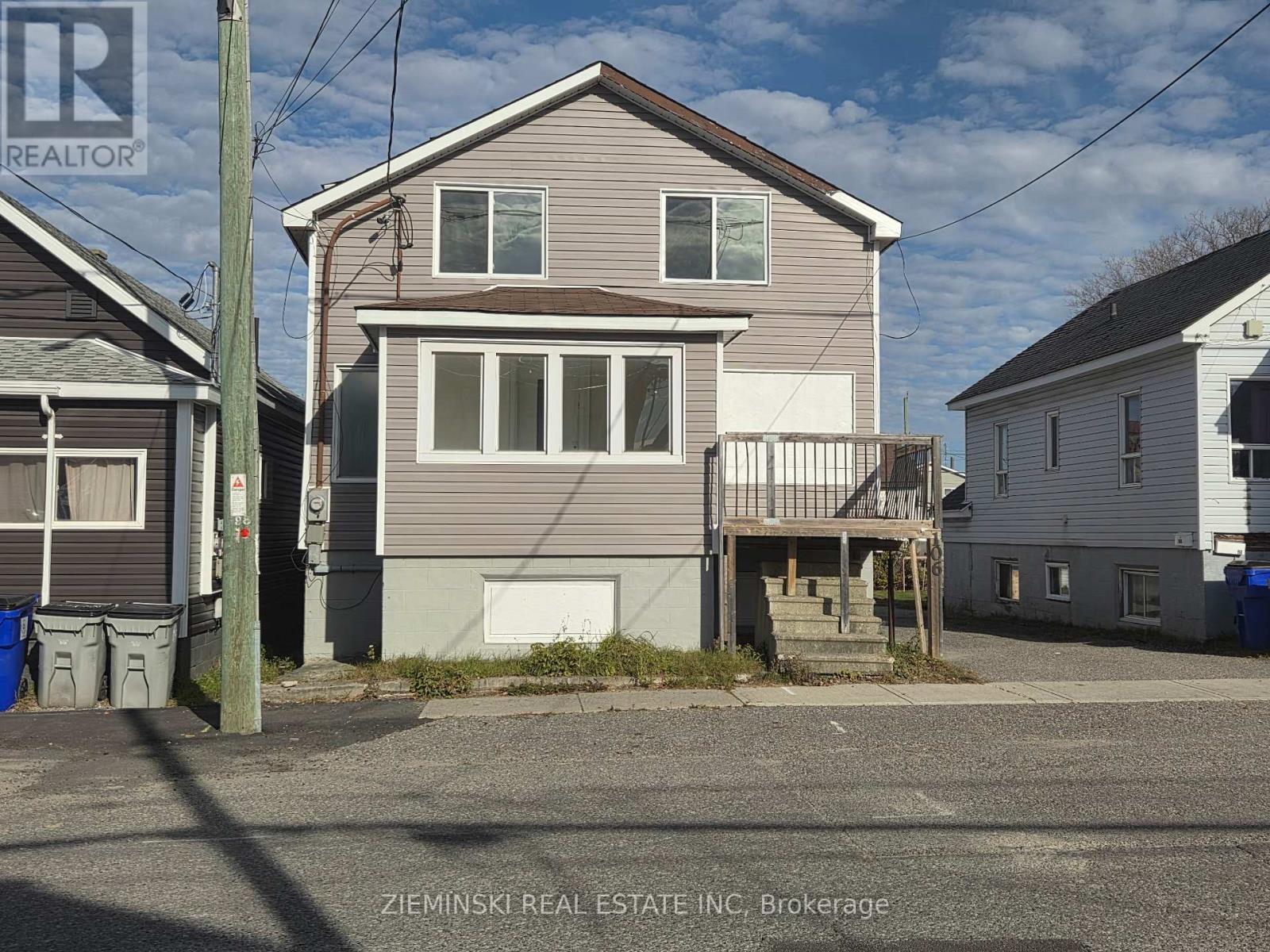 106 Commercial Avenue, Timmins (Ts - Sw), ON - Outdoor