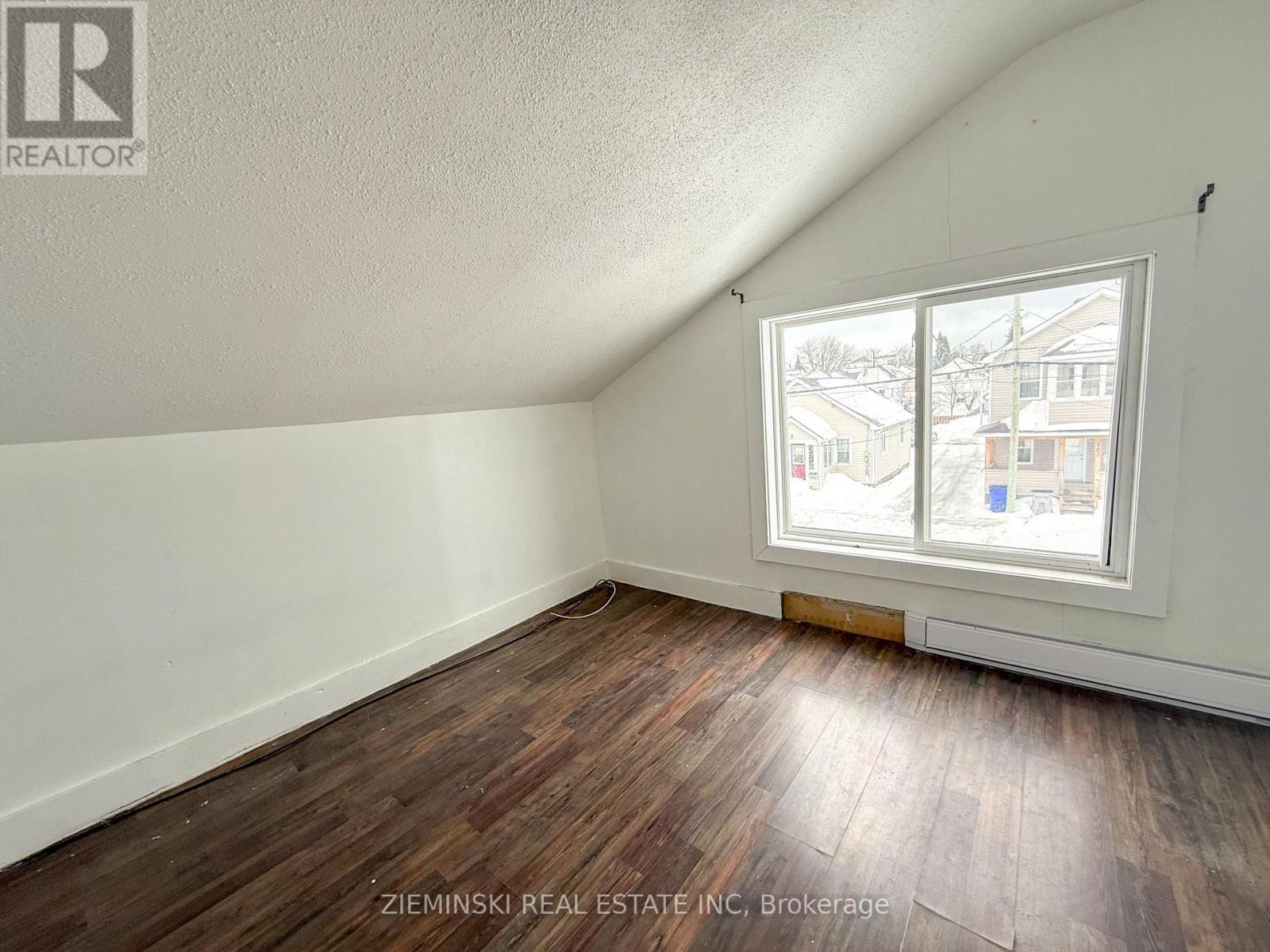 106 Commercial Avenue, Timmins (Ts - Sw), ON - Indoor Photo Showing Other Room