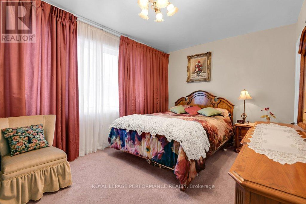 456 Blake Boulevard, Ottawa, ON - Indoor Photo Showing Bedroom