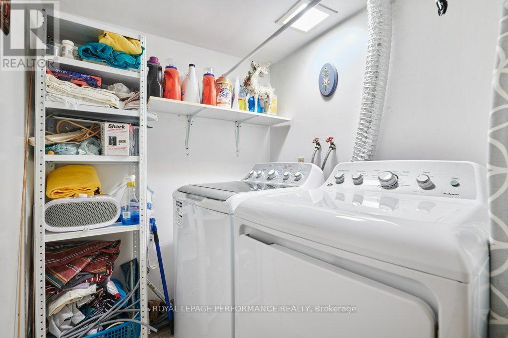 456 Blake Boulevard, Ottawa, ON - Indoor Photo Showing Laundry Room