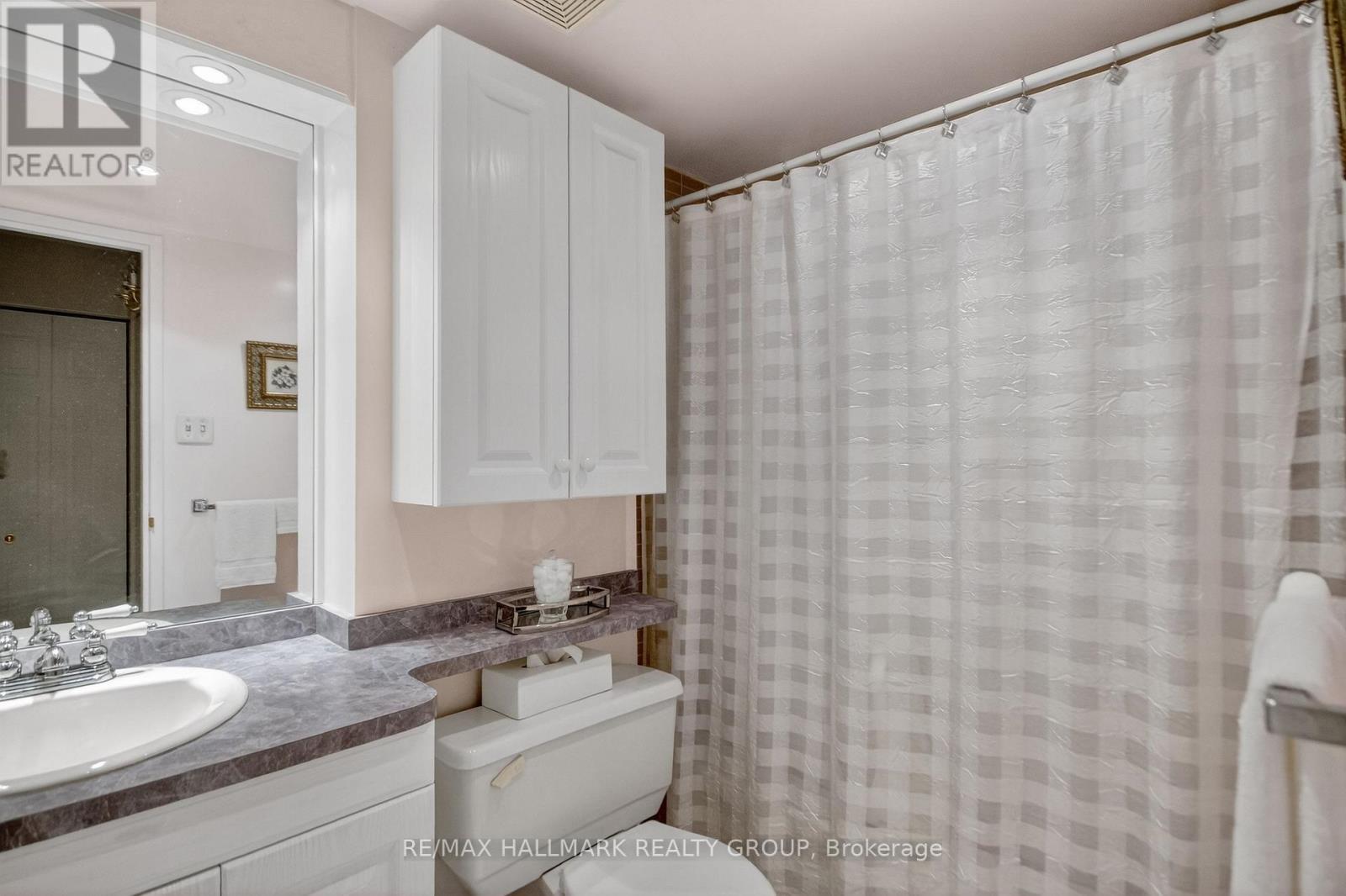 617 - 80 Sandcastle Drive, Ottawa, ON - Indoor Photo Showing Bathroom