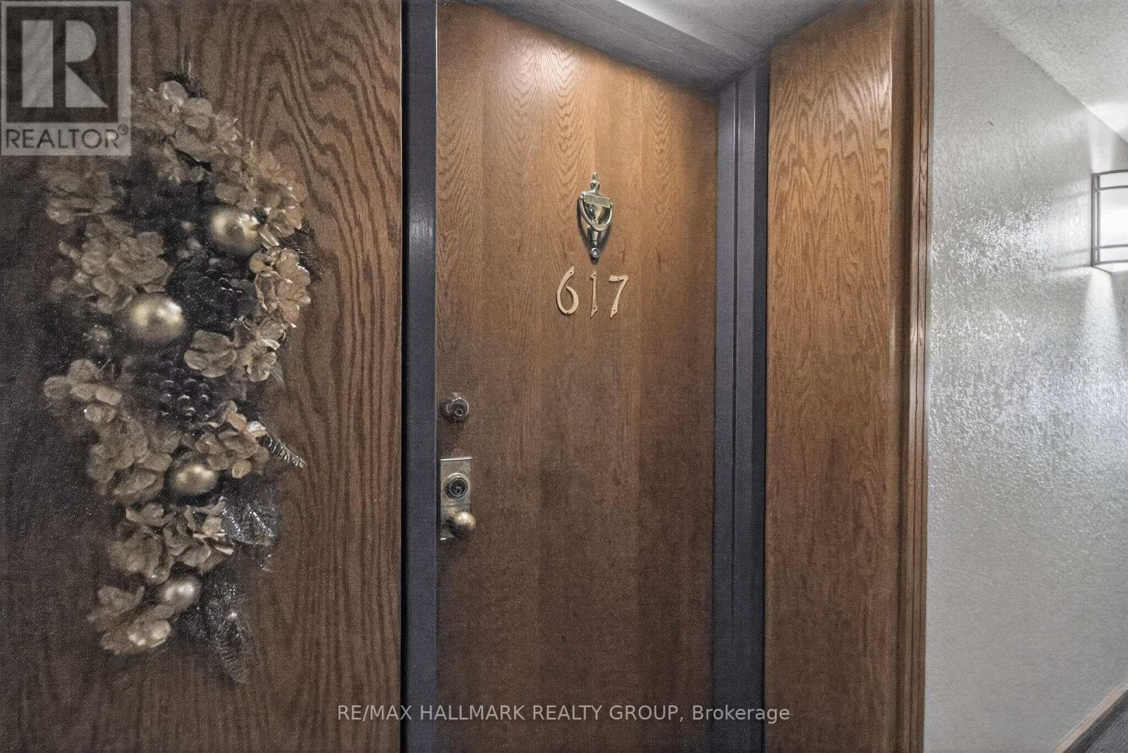 Welcome home to unit 617 - 617 - 80 Sandcastle Drive, Ottawa, ON -