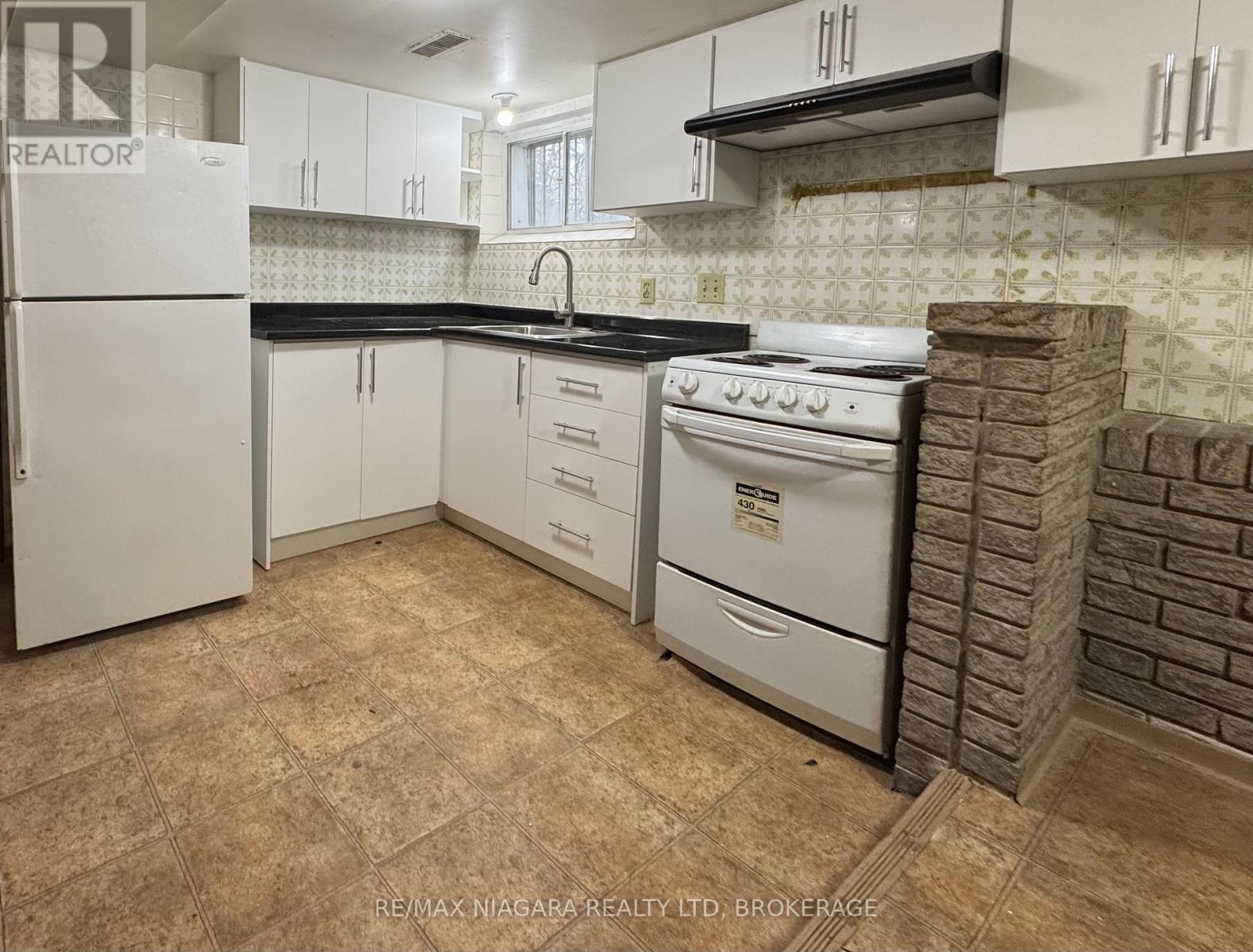 Lower - 6286 Culp Street, Niagara Falls (Dorchester), ON - Indoor Photo Showing Kitchen