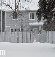 4 AMBERLY CT NW Edmonton, AB T5A 2H9