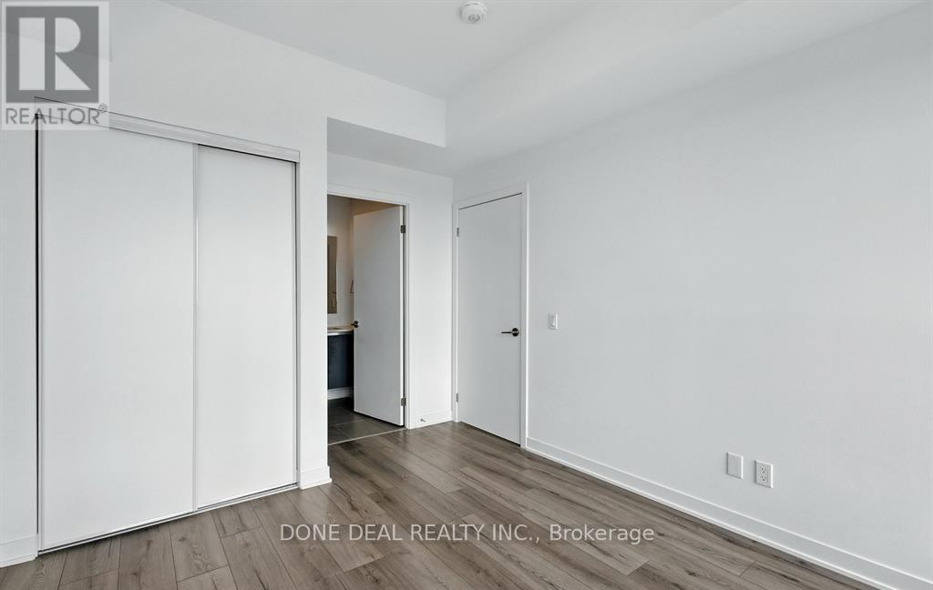 722 - 405 Dundas Street W, Oakville, ON - Indoor Photo Showing Other Room