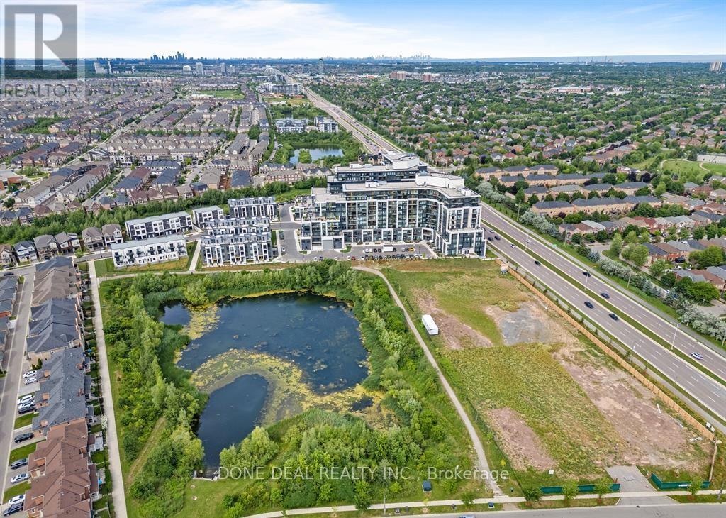722 - 405 Dundas Street W, Oakville, ON - Outdoor With View