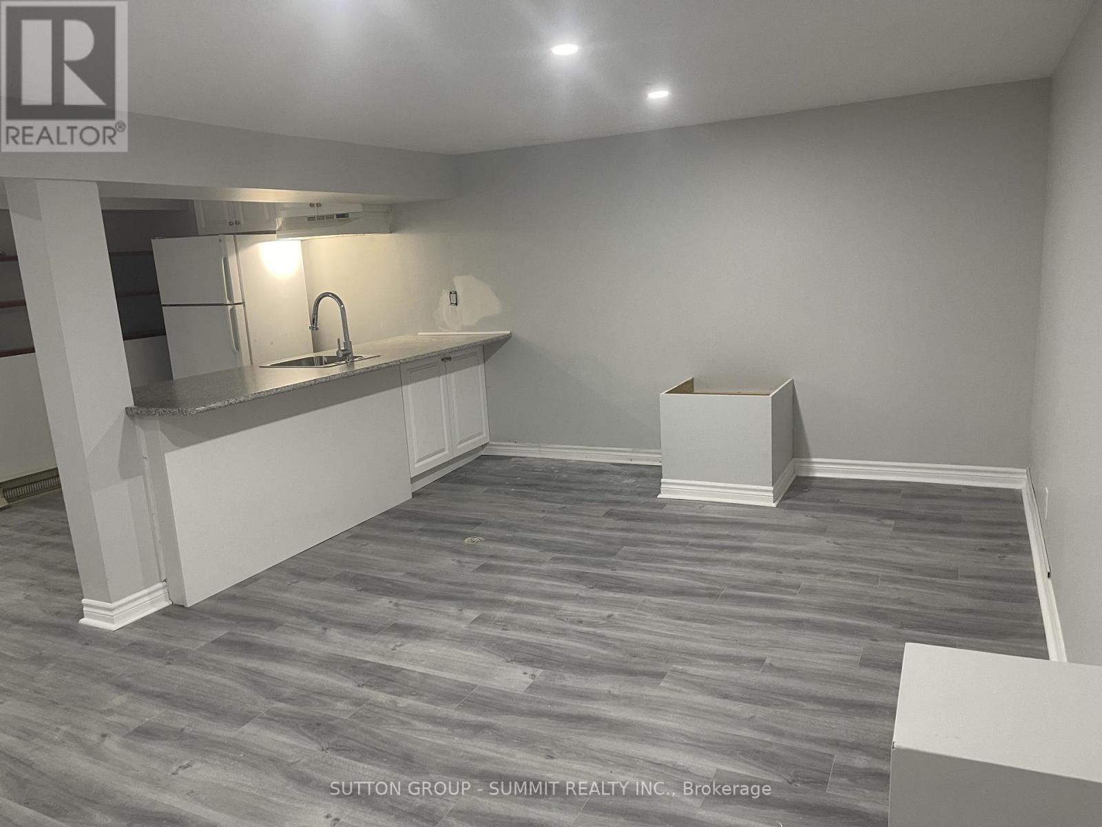 2257 Hanbury Court, Burlington, ON - Indoor Photo Showing Other Room