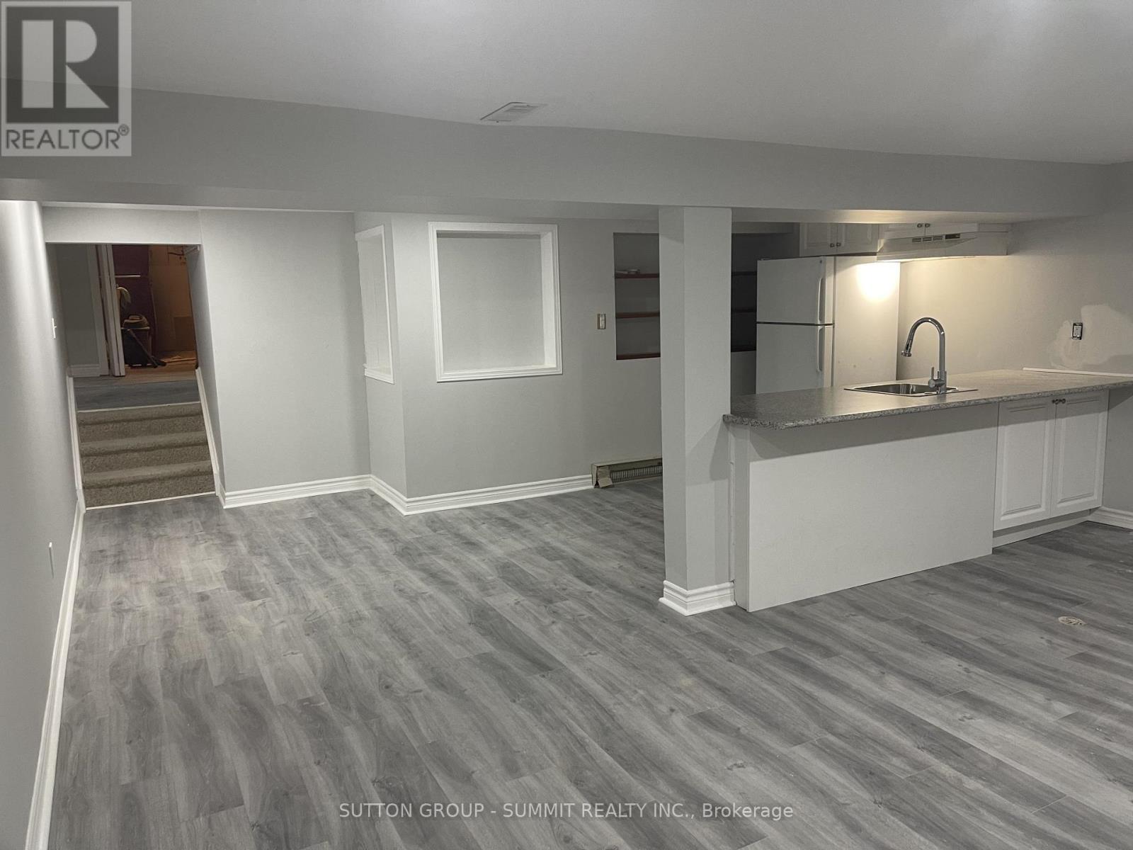 2257 Hanbury Court, Burlington, ON - Indoor Photo Showing Kitchen