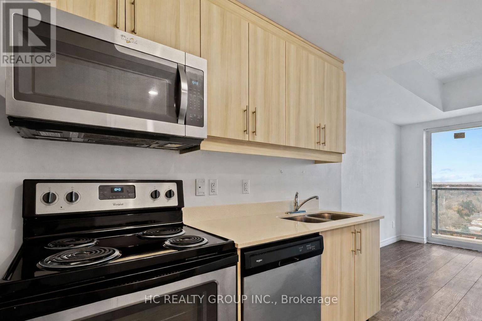1602 - 158 King Street N, Kitchener, ON - Indoor Photo Showing Kitchen With Double Sink