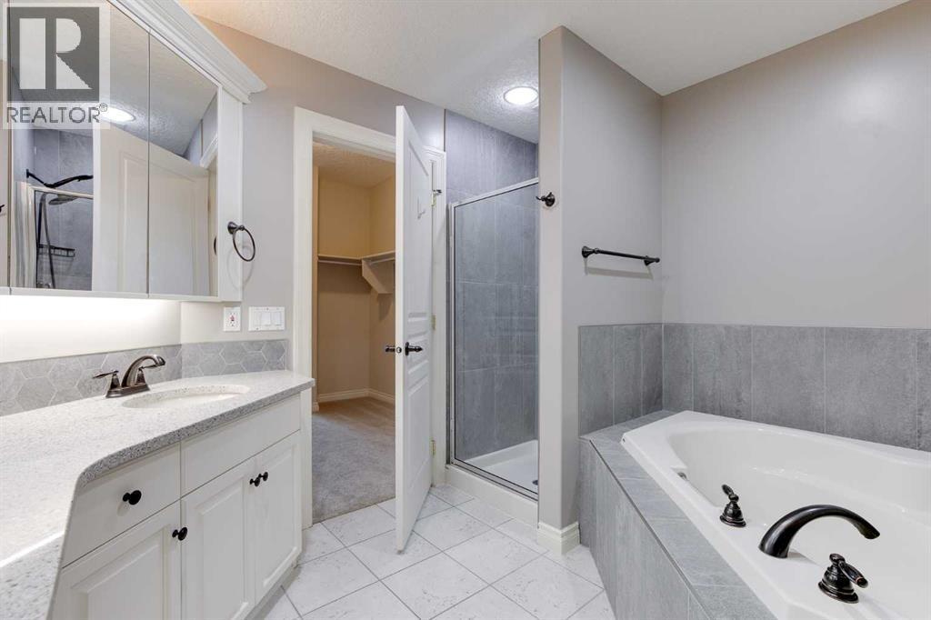 205, 59 22 Avenue Sw, Calgary, AB - Indoor Photo Showing Bathroom