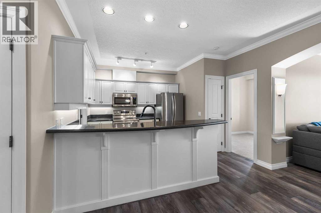 205, 59 22 Avenue Sw, Calgary, AB - Indoor Photo Showing Kitchen With Upgraded Kitchen