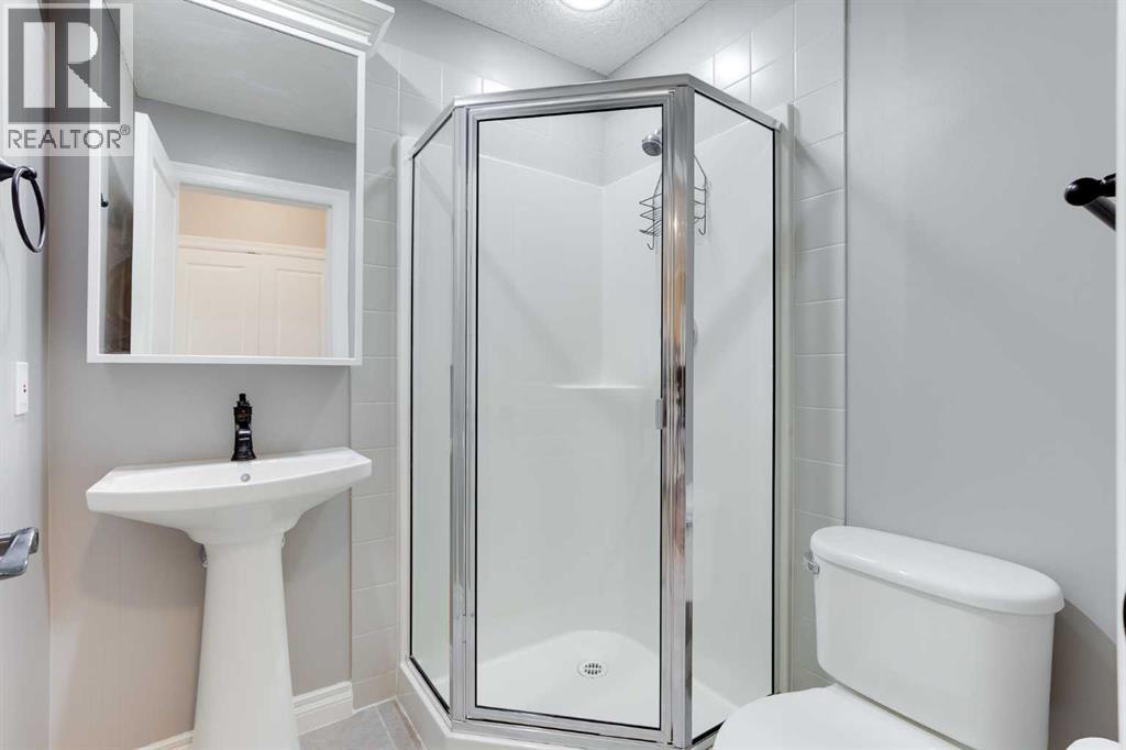 205, 59 22 Avenue Sw, Calgary, AB - Indoor Photo Showing Bathroom