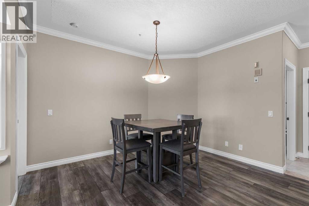 205, 59 22 Avenue Sw, Calgary, AB - Indoor Photo Showing Dining Room