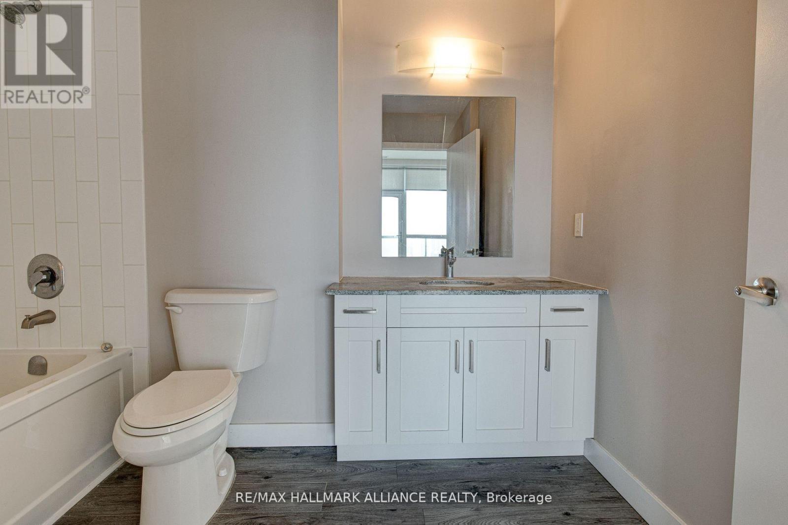 1508 - 100 Garment Street, Kitchener, ON - Indoor Photo Showing Bathroom