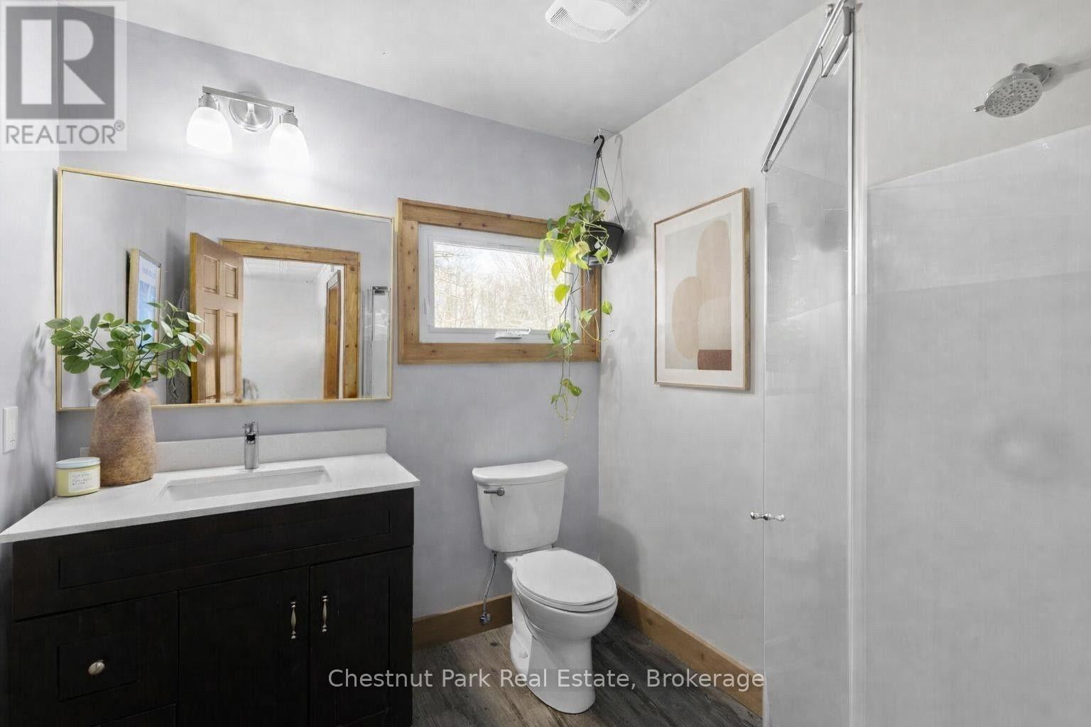 4478 Southwood Road, Muskoka Lakes (Wood (Muskoka Lakes)), ON - Indoor Photo Showing Bathroom