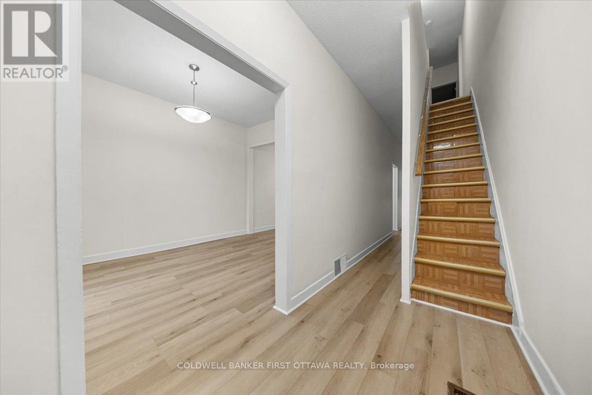 281 Cambridge Street N, Ottawa, ON - Indoor Photo Showing Other Room