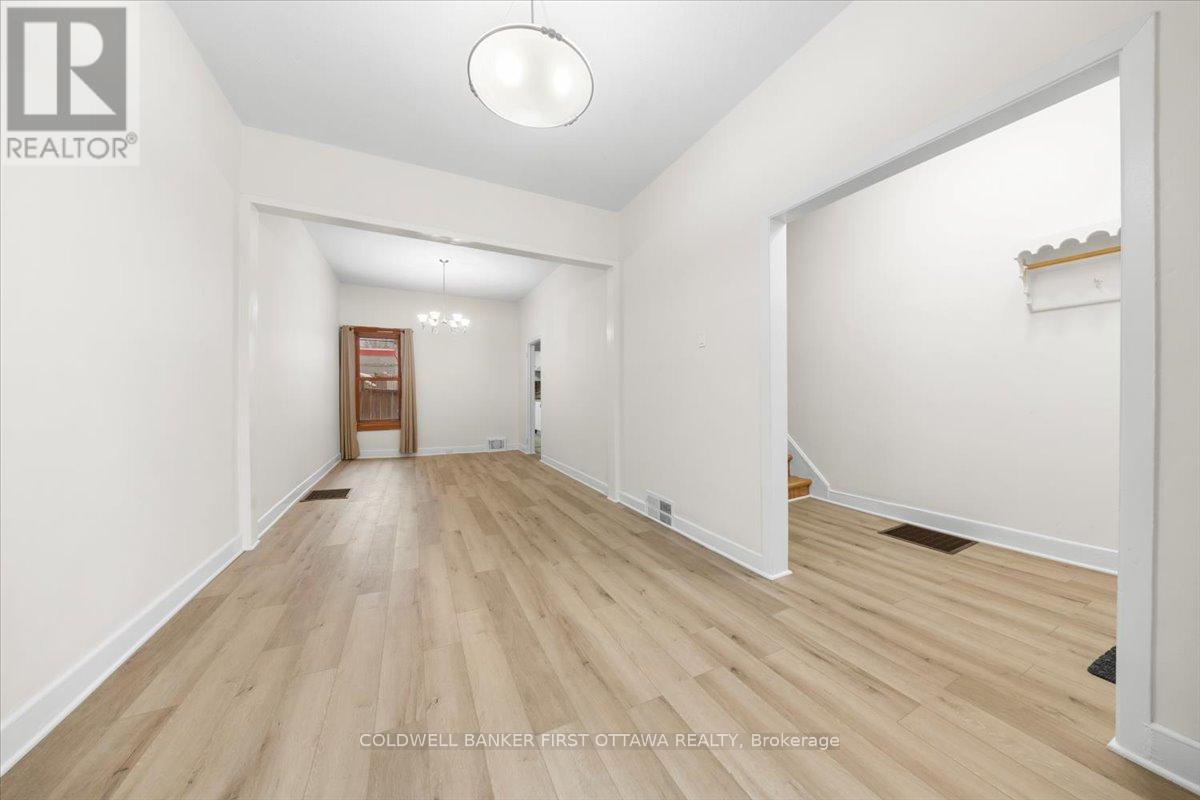 281 Cambridge Street N, Ottawa, ON - Indoor Photo Showing Other Room