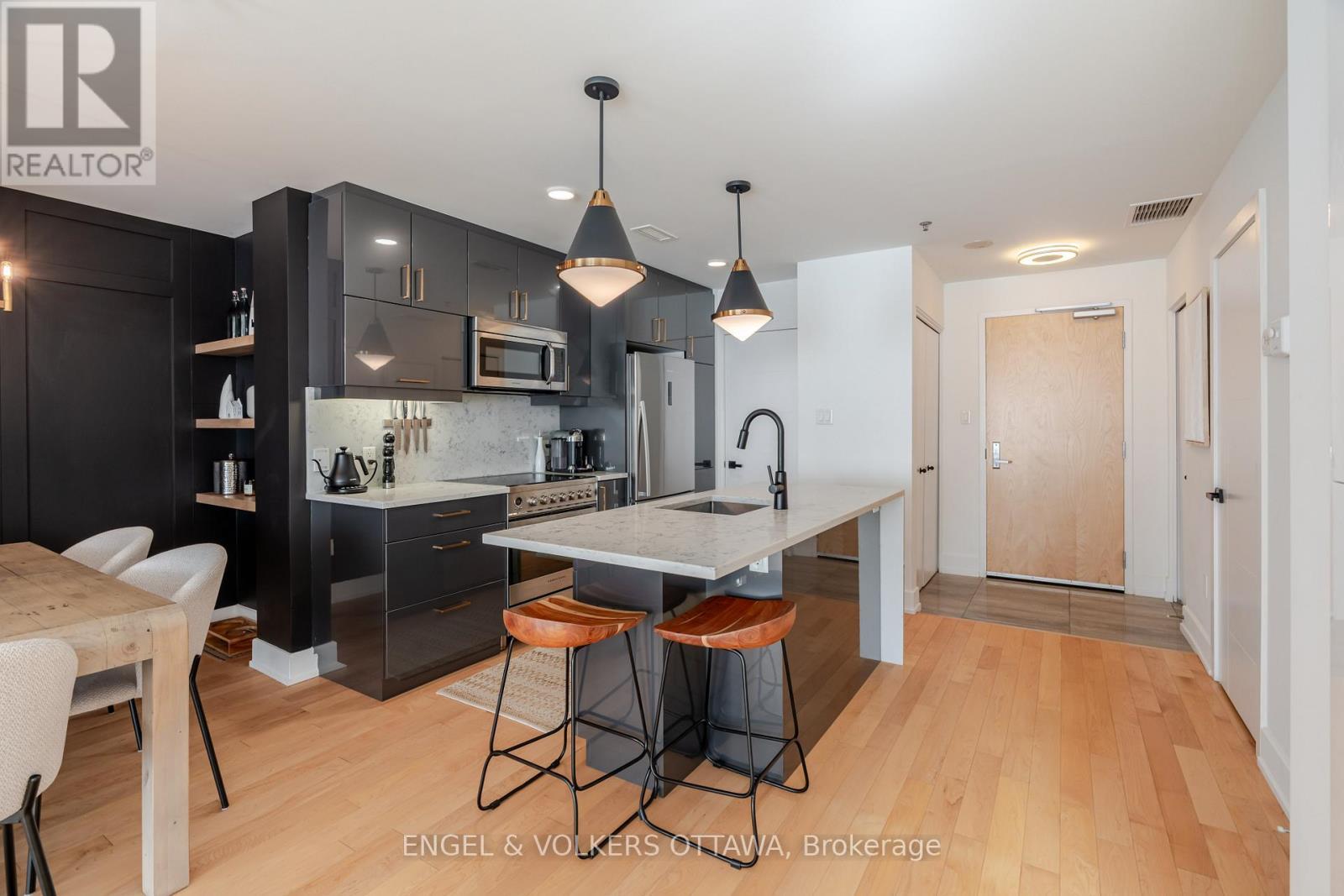 218 - 197 Lisgar Street, Ottawa, ON - Indoor Photo Showing Kitchen With Upgraded Kitchen