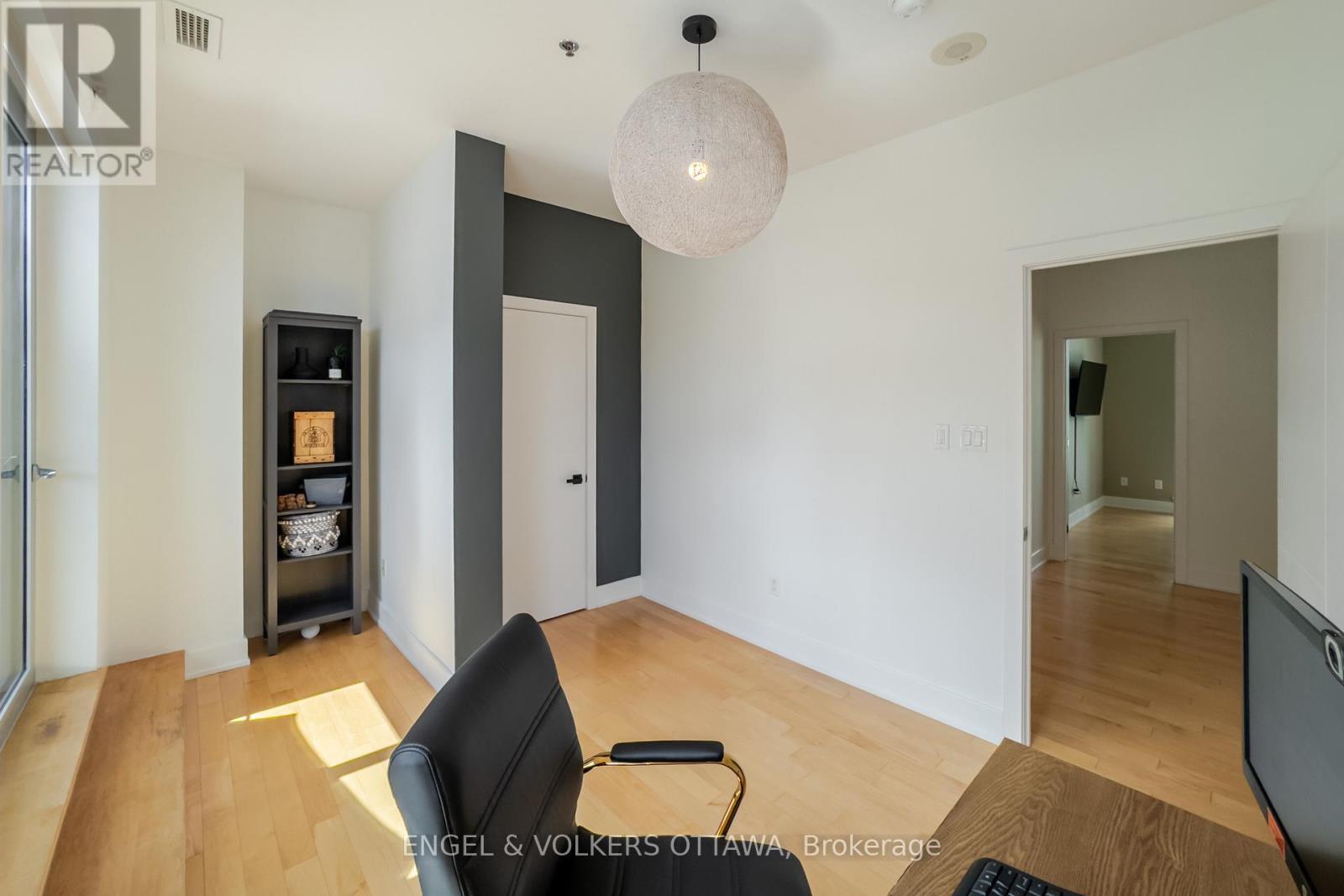 218 - 197 Lisgar Street, Ottawa, ON - Indoor