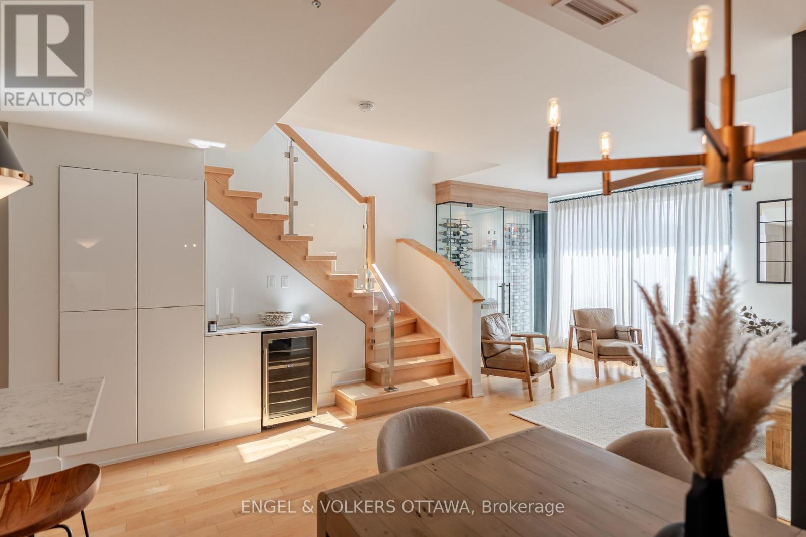 218 - 197 Lisgar Street, Ottawa, ON - Indoor