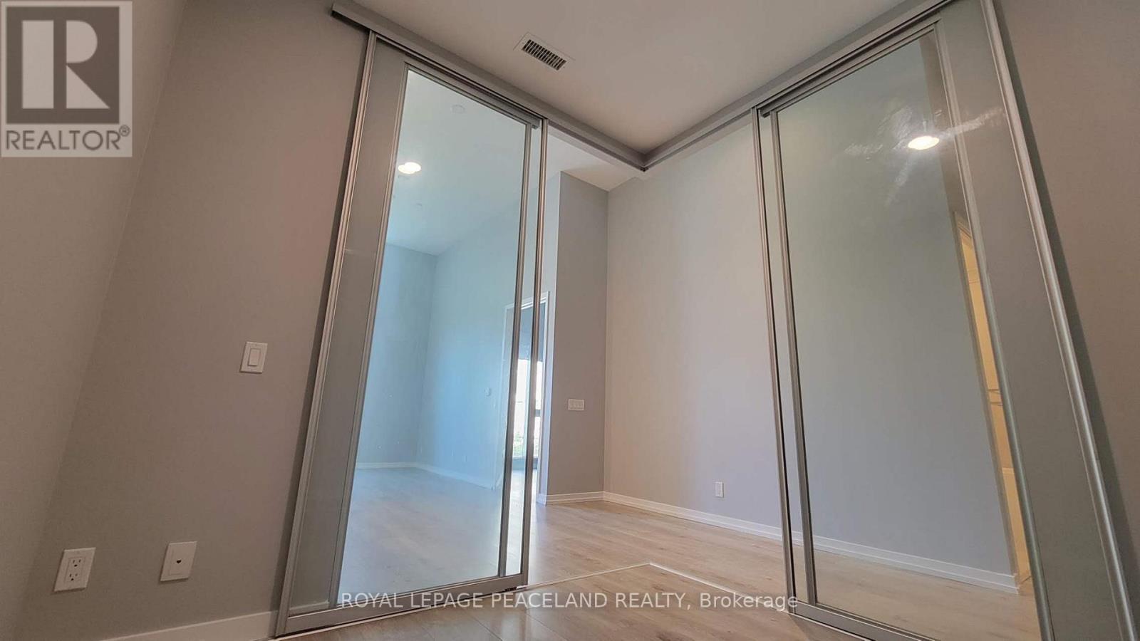 101 - 7890 Jane Street, Vaughan, ON - Indoor Photo Showing Bathroom