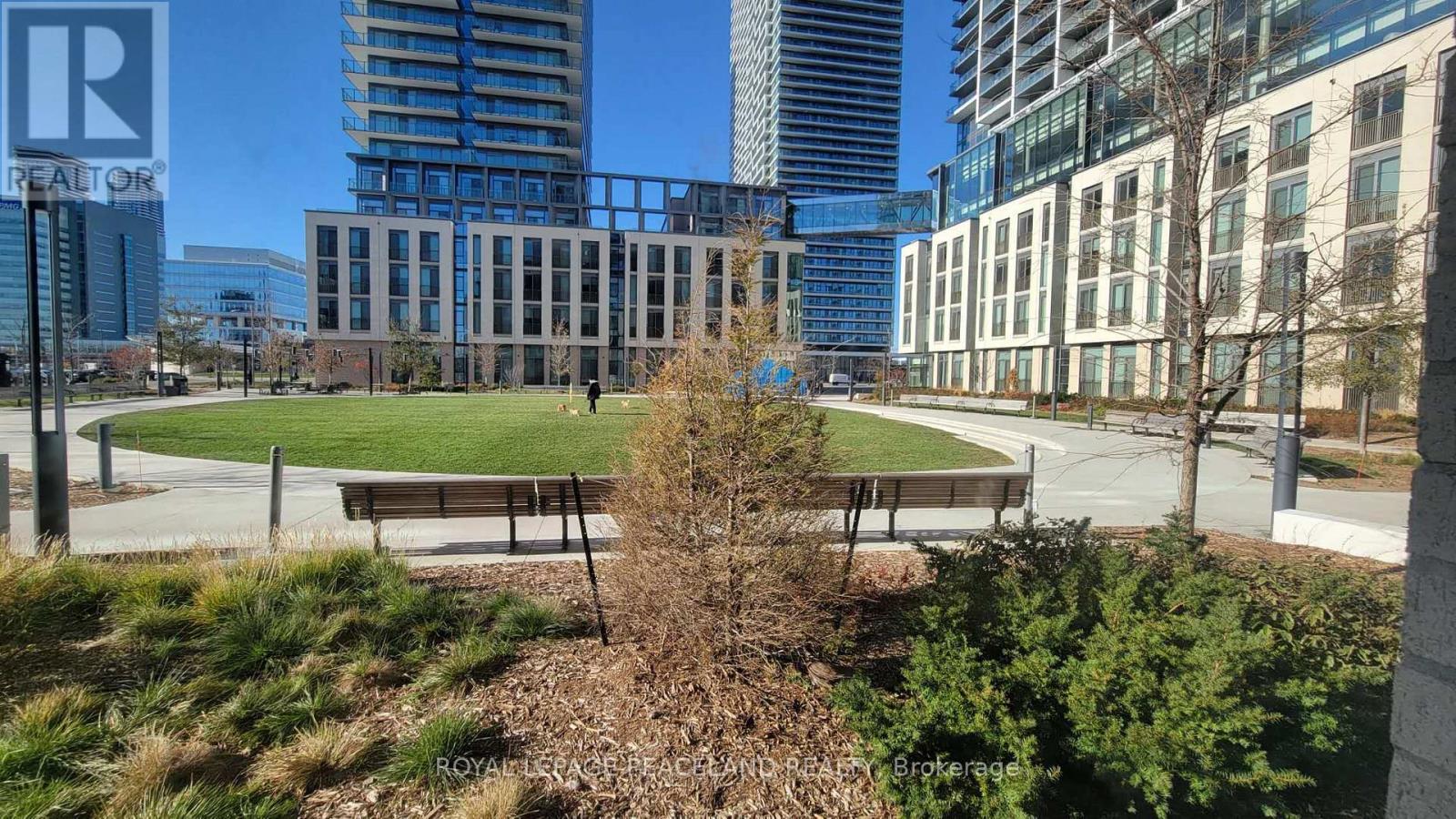 101 - 7890 Jane Street, Vaughan, ON - Outdoor