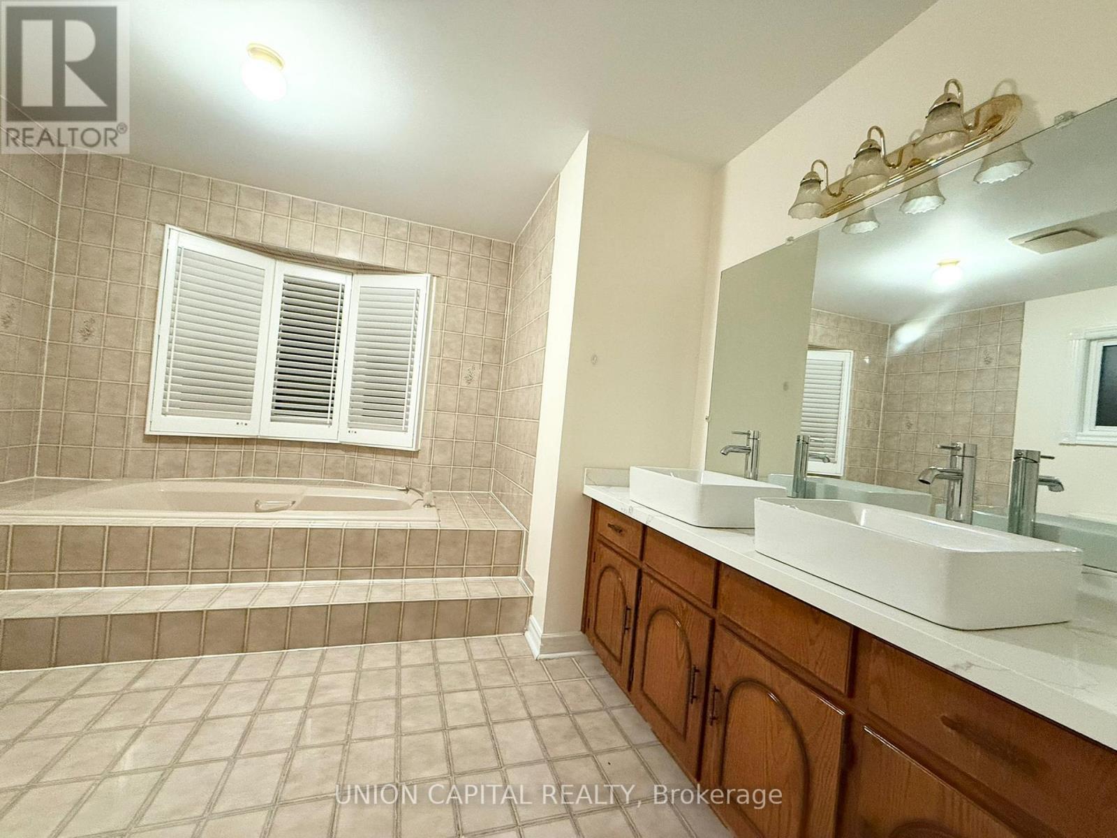 51 Kimbark Crescent, Markham, ON - Indoor Photo Showing Bathroom