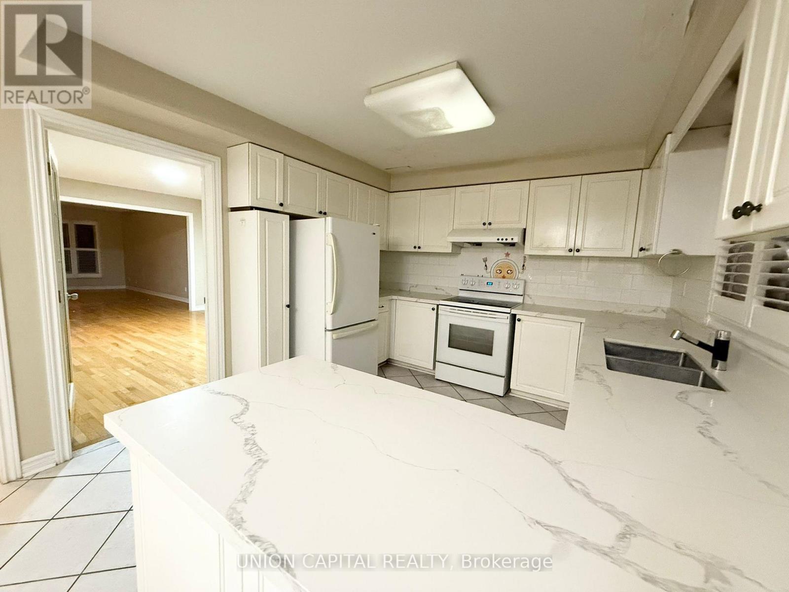51 Kimbark Crescent, Markham, ON - Indoor Photo Showing Kitchen