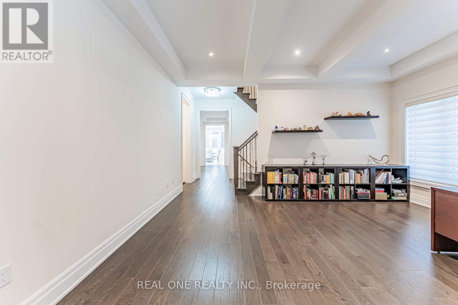 45 Shining Willow Court, Richmond Hill, ON - Indoor Photo Showing Other Room