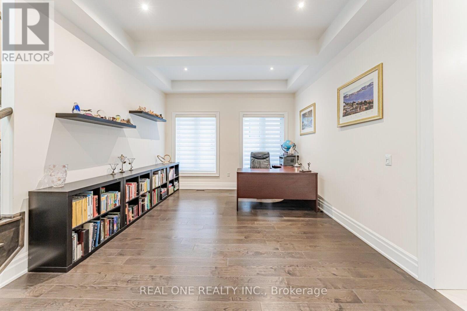 45 Shining Willow Court, Richmond Hill, ON - Indoor Photo Showing Other Room