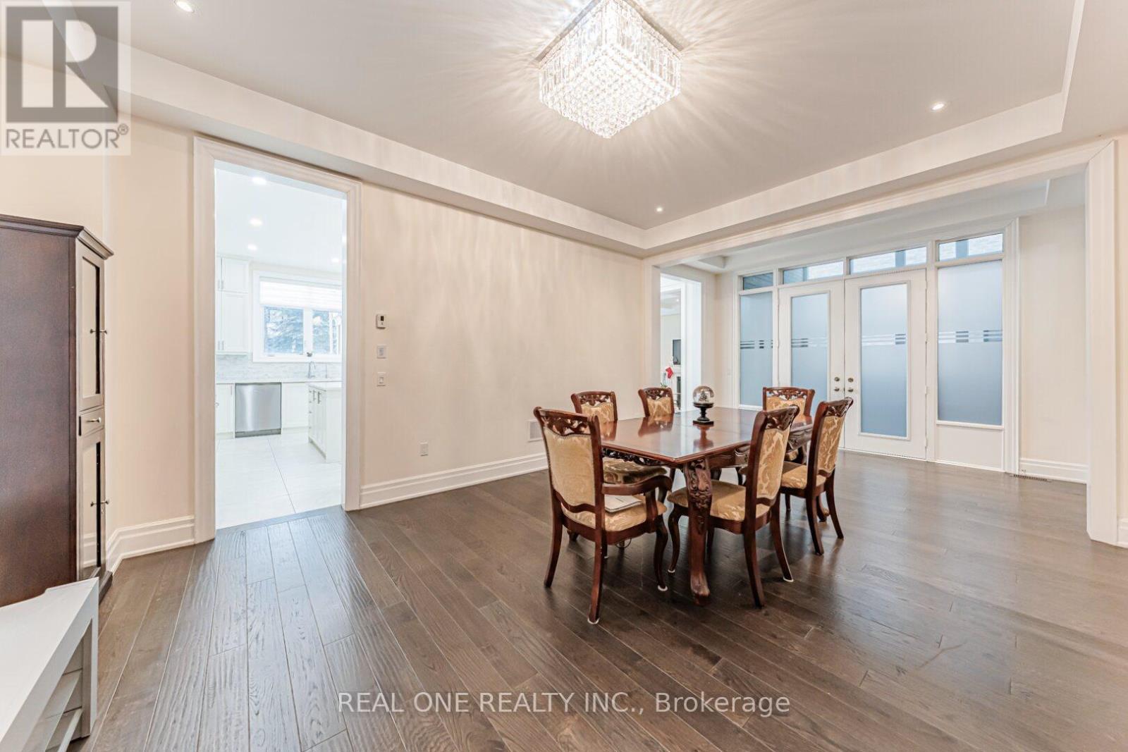 45 Shining Willow Court, Richmond Hill, ON - Indoor Photo Showing Dining Room