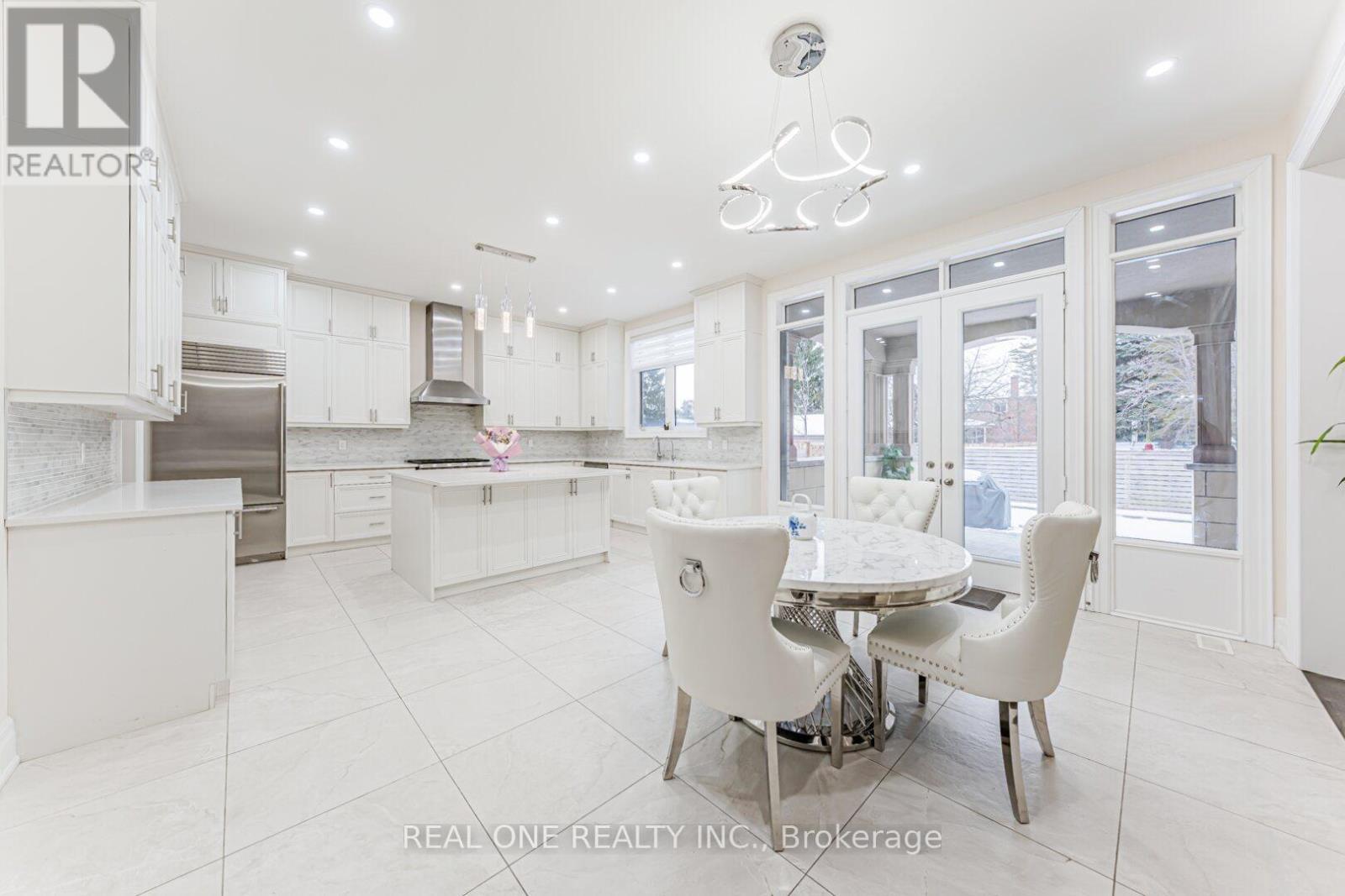 45 Shining Willow Court, Richmond Hill, ON - Indoor