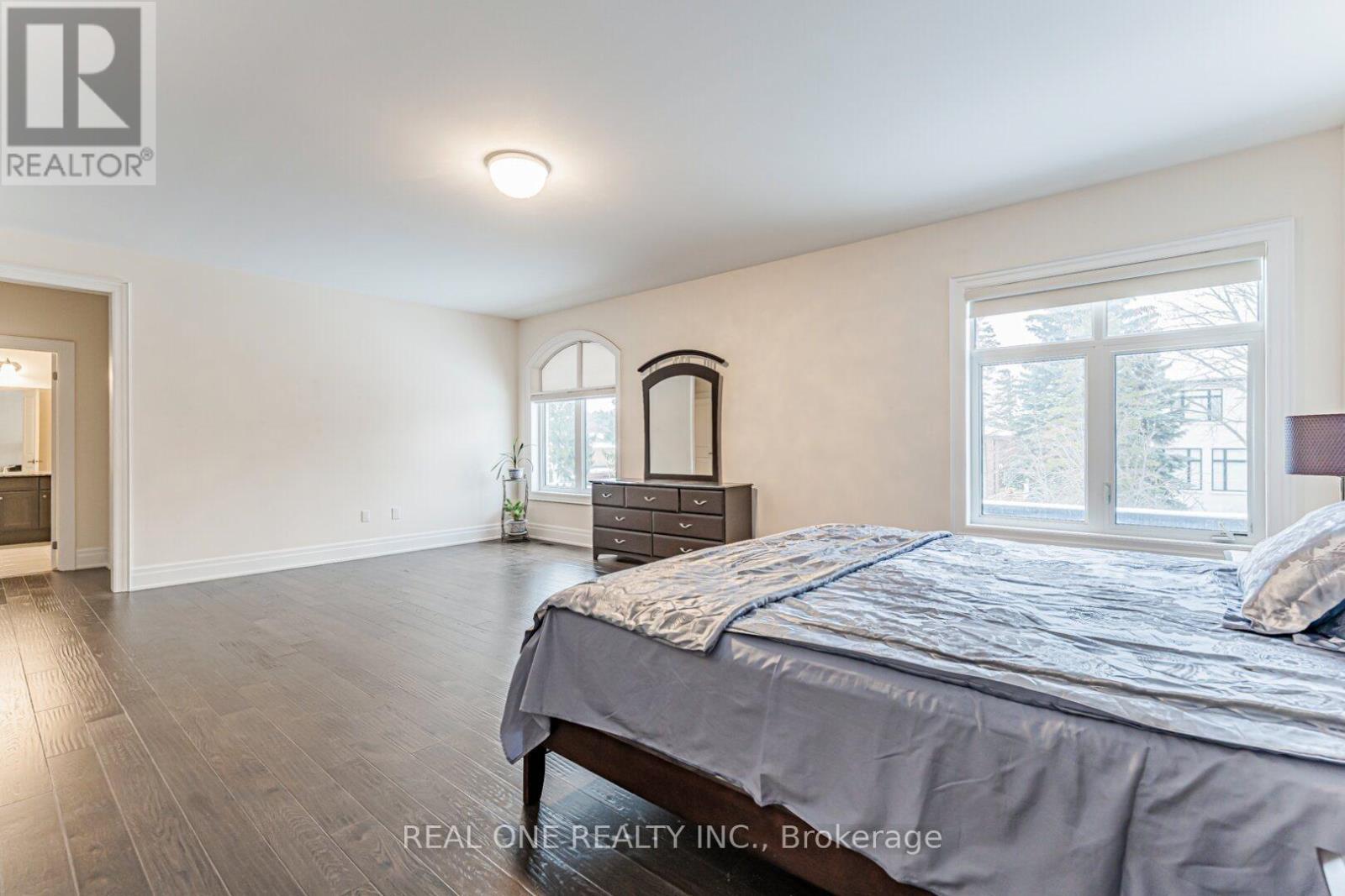 45 Shining Willow Court, Richmond Hill, ON - Indoor Photo Showing Bedroom