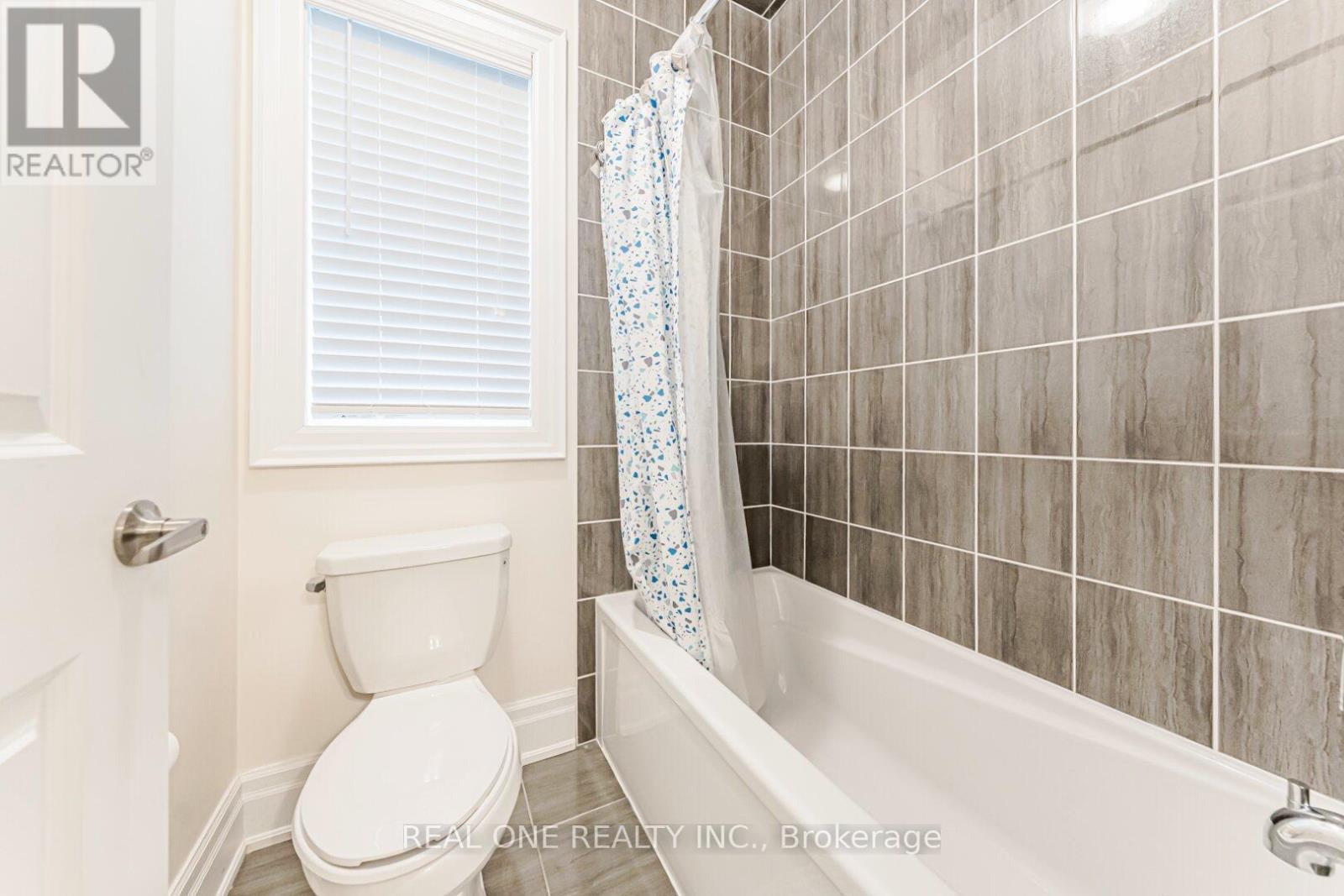 45 Shining Willow Court, Richmond Hill, ON - Indoor Photo Showing Bathroom