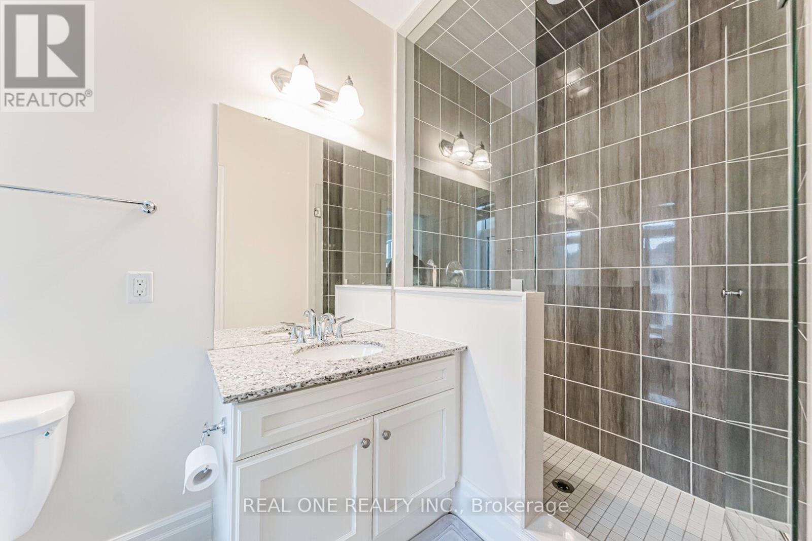 45 Shining Willow Court, Richmond Hill, ON - Indoor Photo Showing Bathroom
