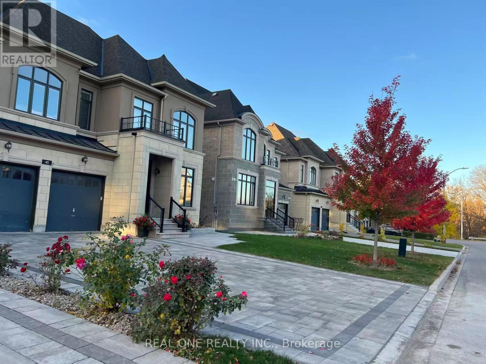 45 Shining Willow Court, Richmond Hill, ON - Outdoor With Facade