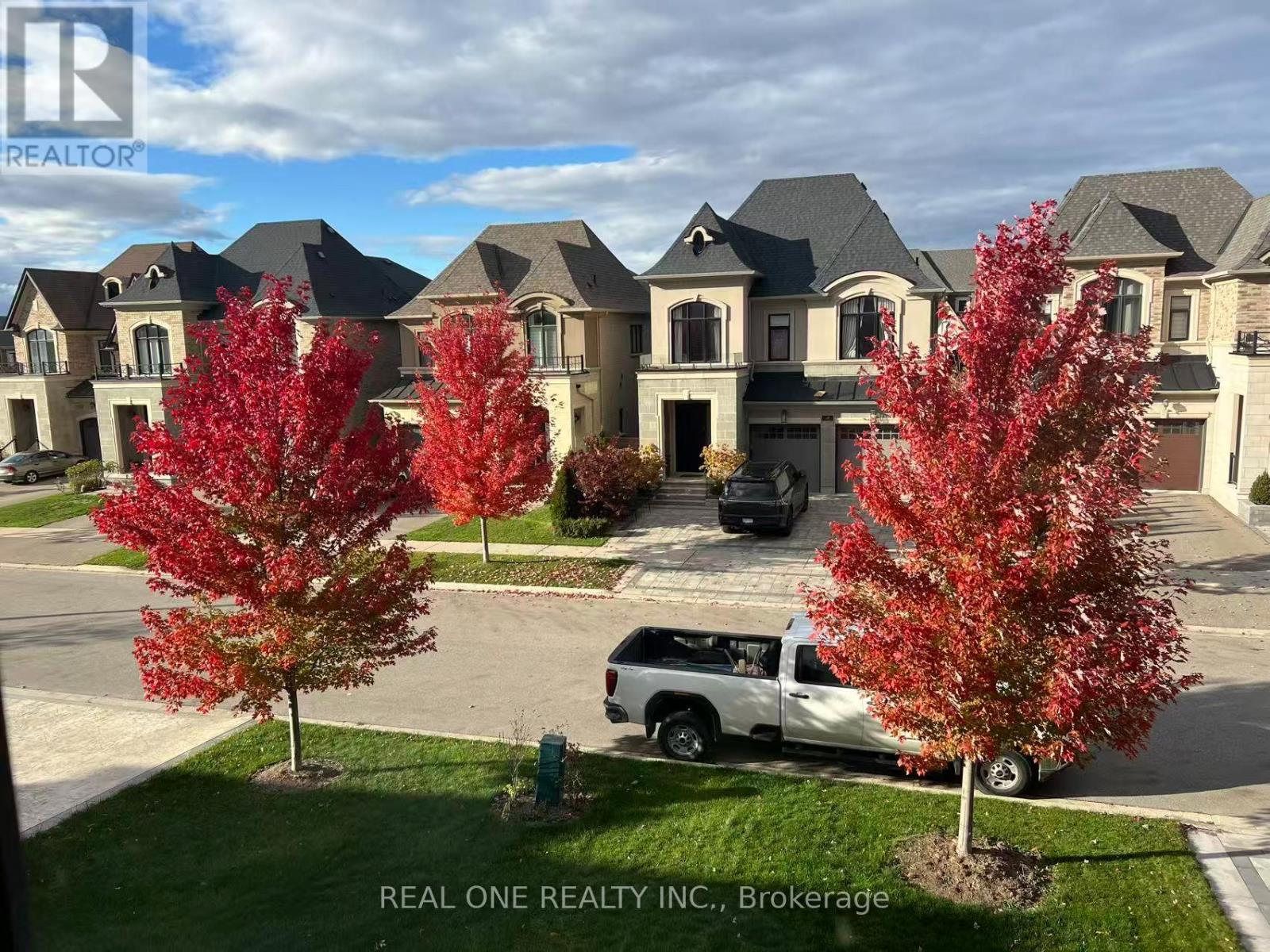 45 Shining Willow Court, Richmond Hill, ON - Outdoor With Facade