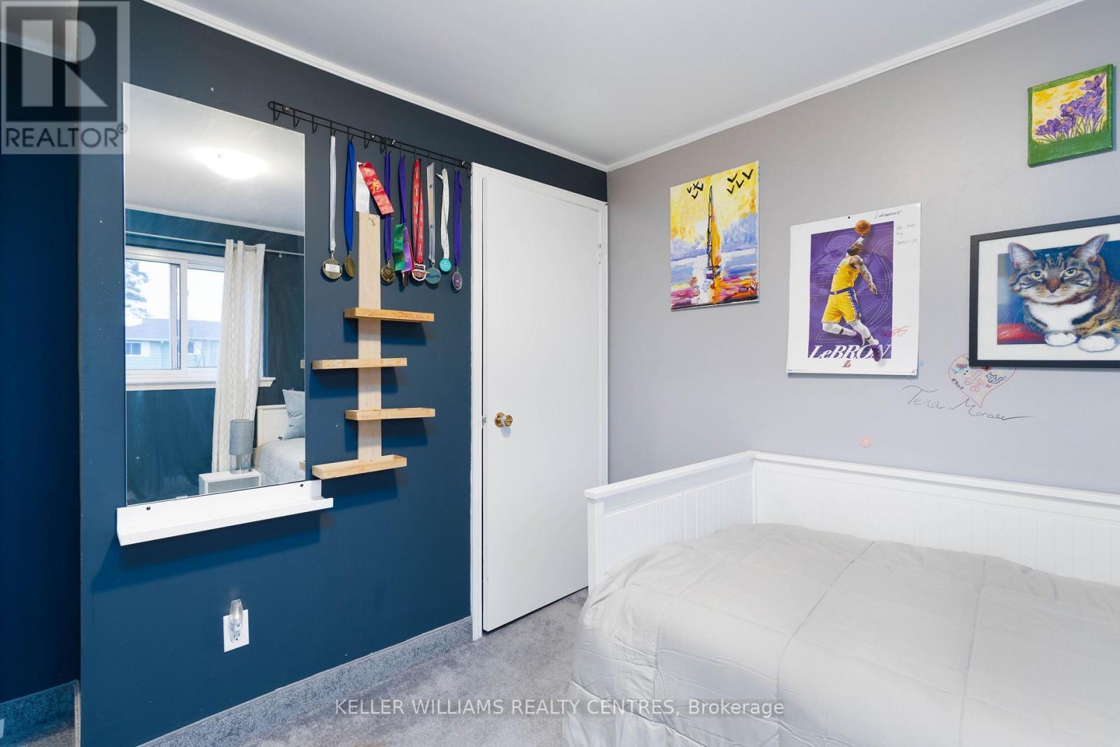 66 Chaucer Crescent, Barrie, ON - Indoor