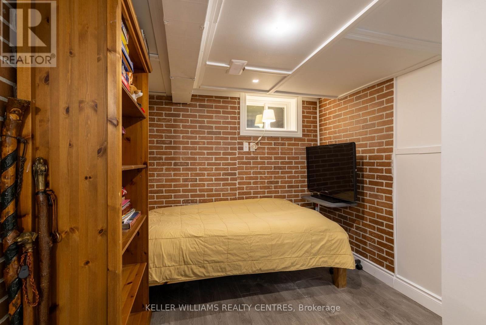 66 Chaucer Crescent, Barrie, ON - Indoor