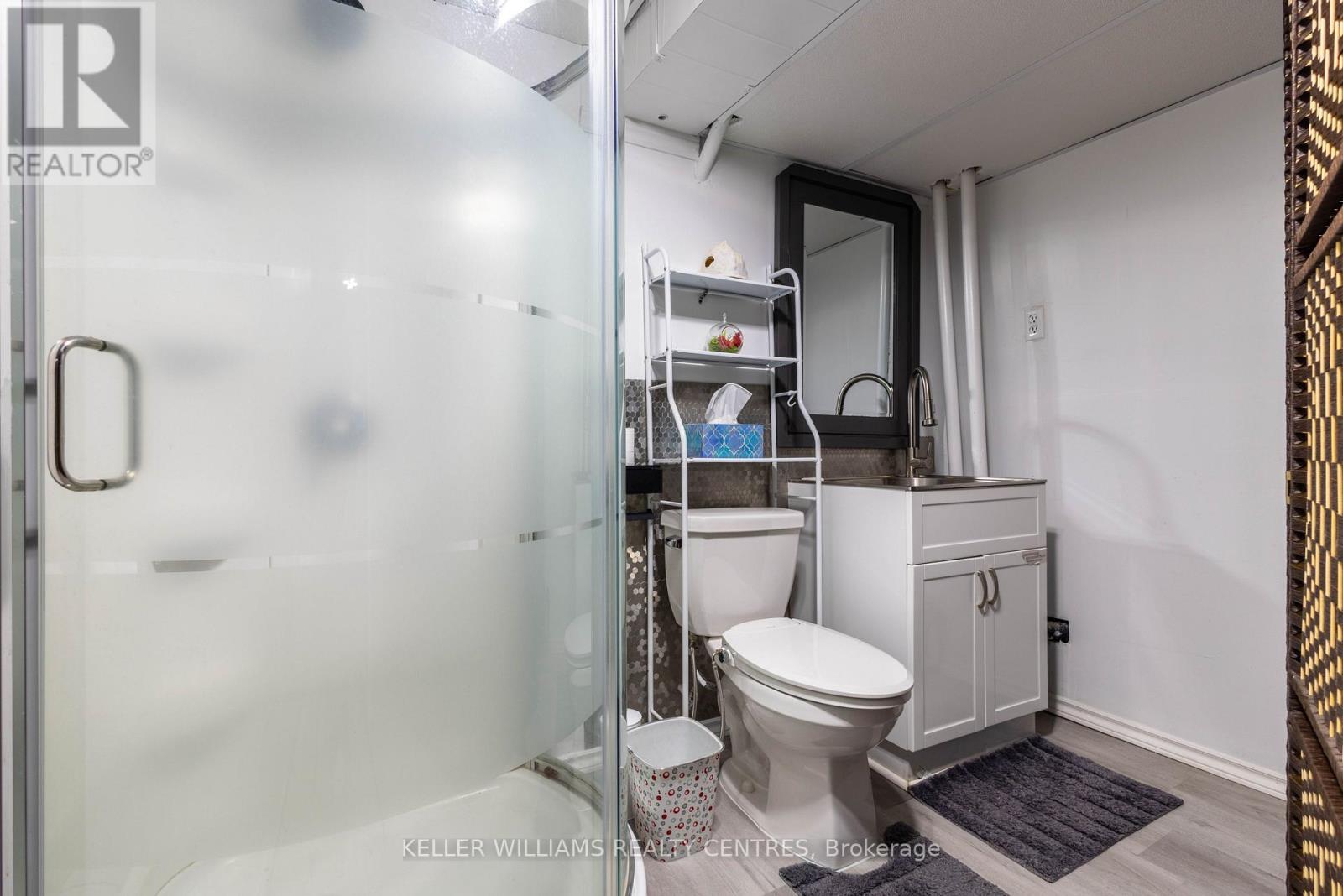 66 Chaucer Crescent, Barrie, ON - Indoor Photo Showing Bathroom