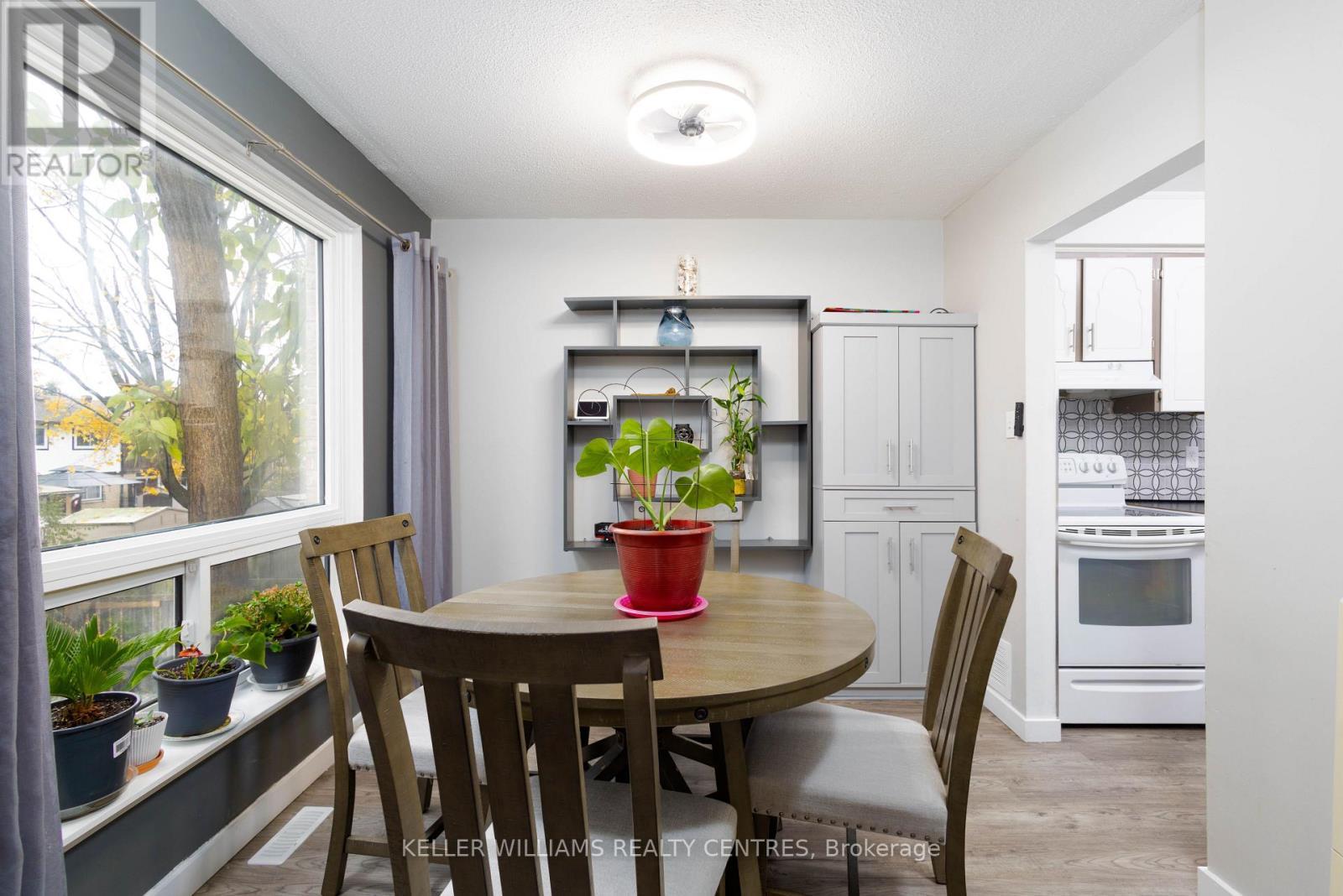 66 Chaucer Crescent, Barrie, ON - Indoor Photo Showing Dining Room