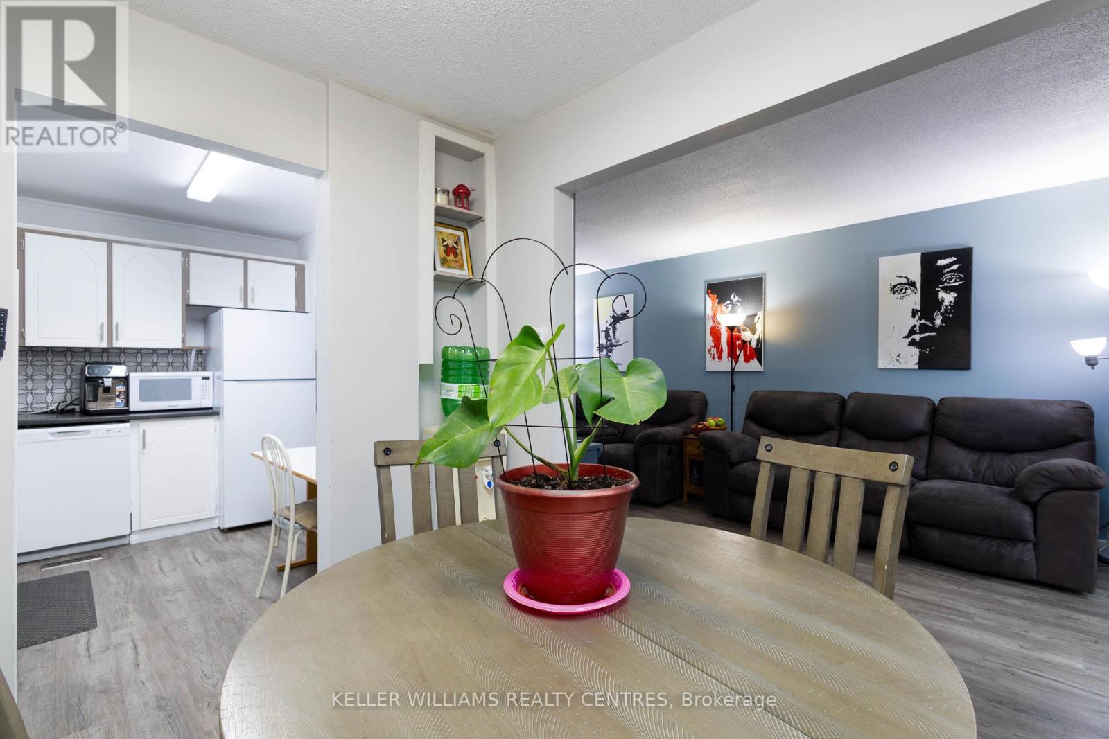 66 Chaucer Crescent, Barrie, ON - Indoor Photo Showing Dining Room