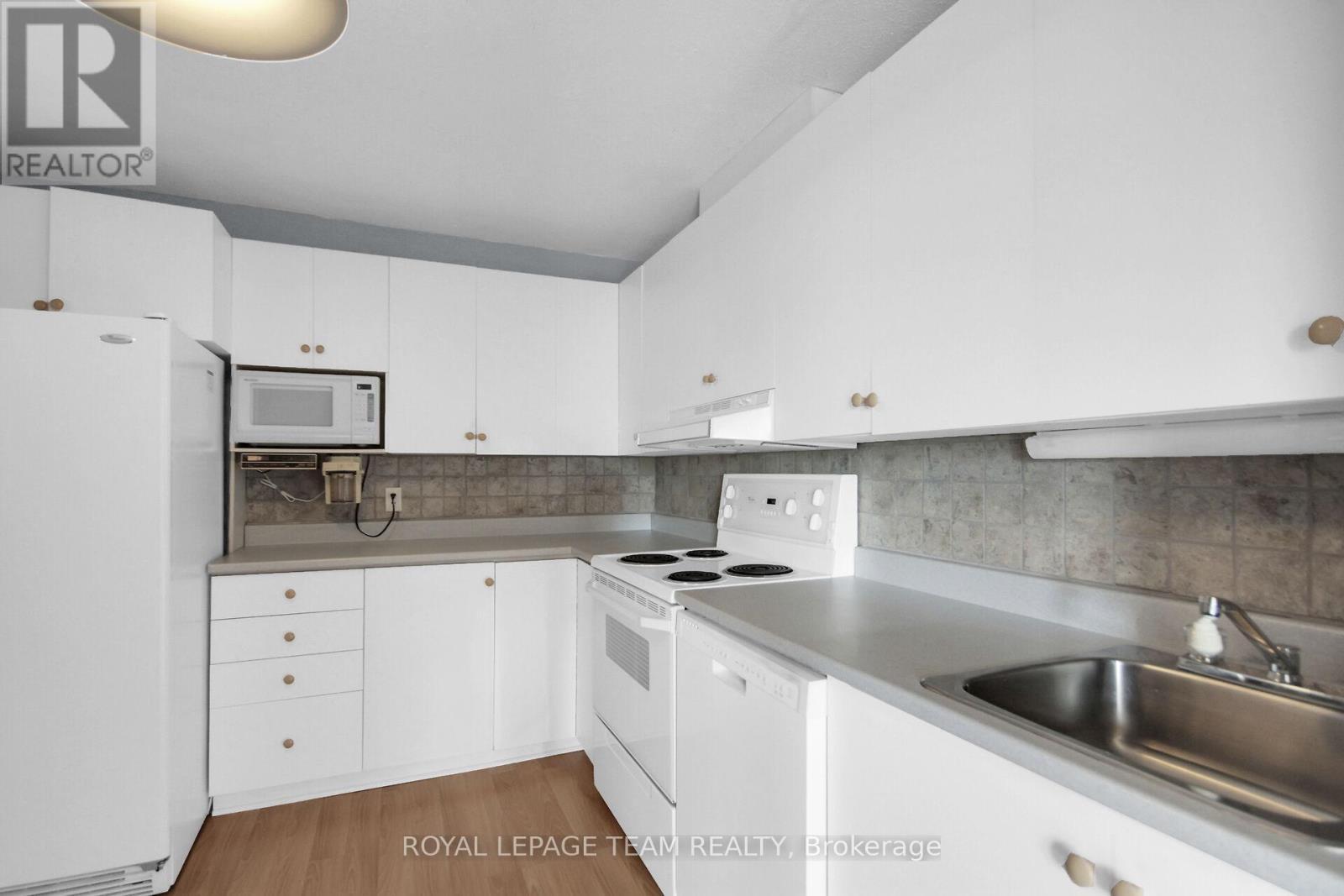 912 - 1485 Baseline Road, Ottawa, ON - Indoor Photo Showing Kitchen