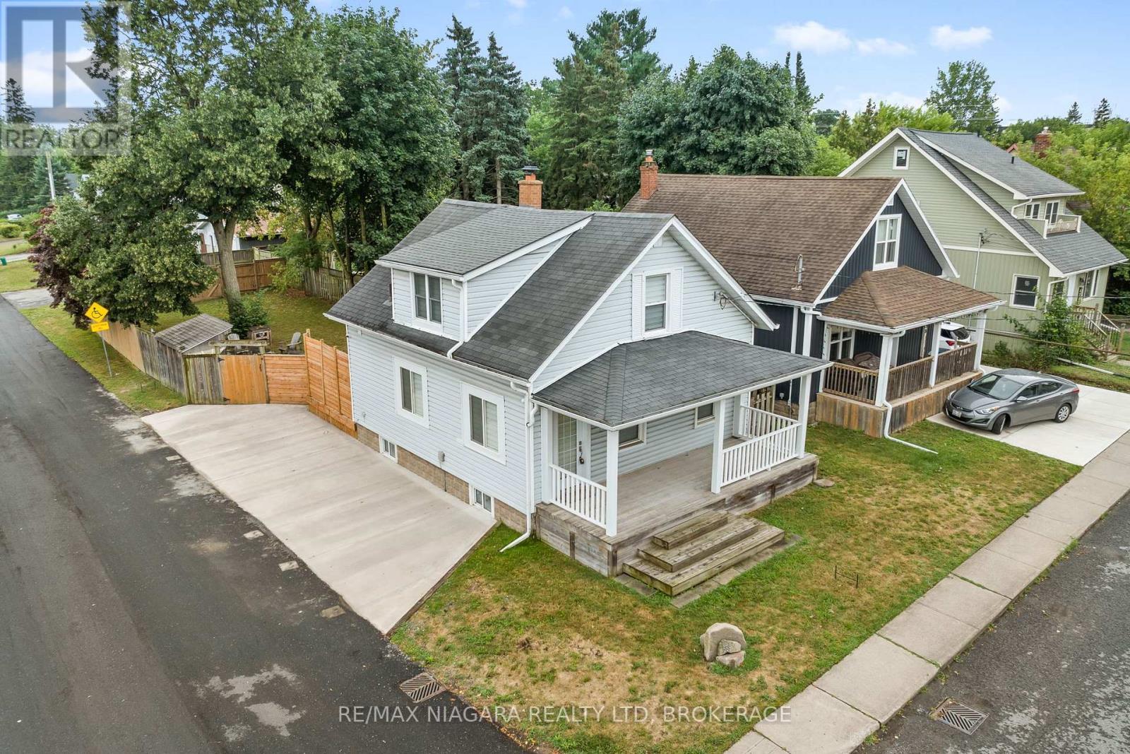 5690 Highland Avenue, Niagara Falls (Hospital), ON - Outdoor