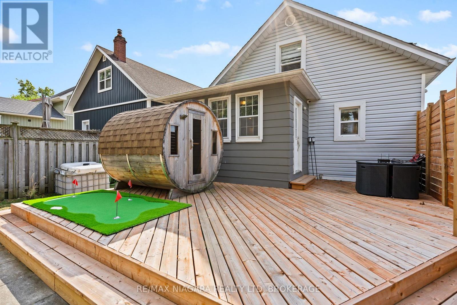 5690 Highland Avenue, Niagara Falls (Hospital), ON - Outdoor With Deck Patio Veranda With Exterior