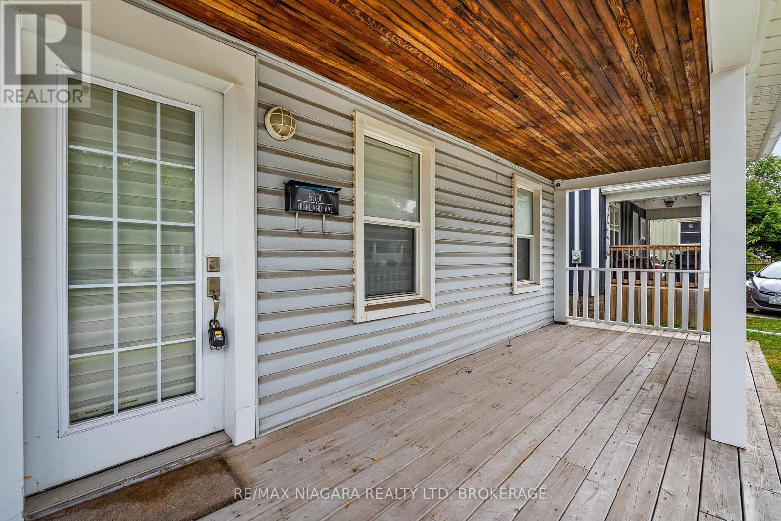 5690 Highland Avenue, Niagara Falls (Hospital), ON - Outdoor With Deck Patio Veranda With Exterior