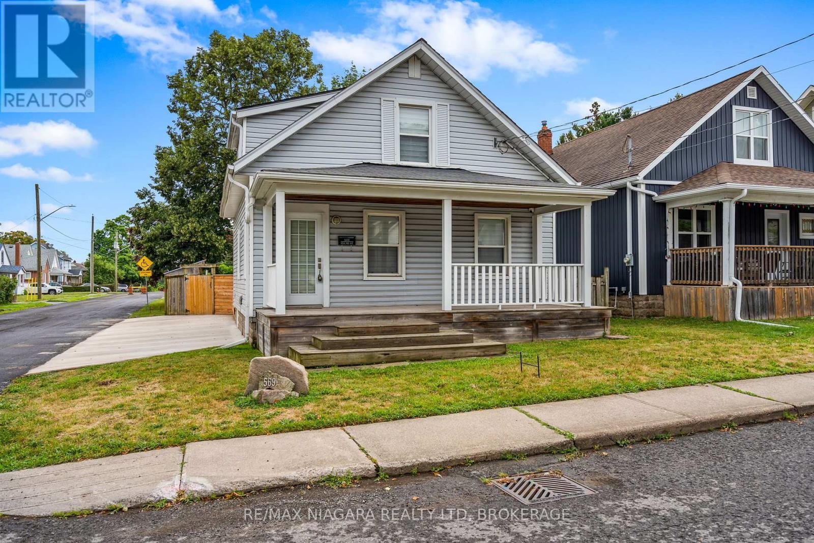 5690 Highland Avenue, Niagara Falls (Hospital), ON - Outdoor With Deck Patio Veranda With Facade