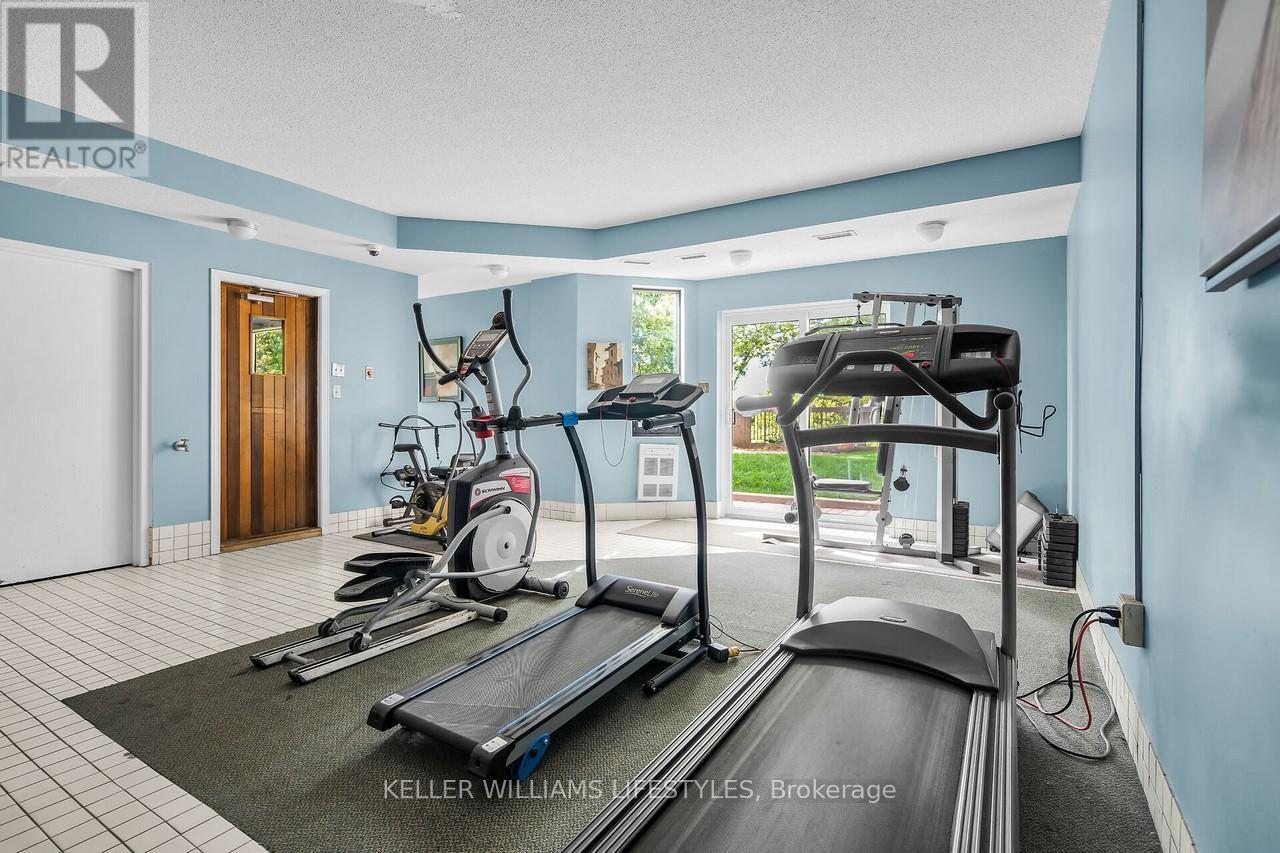 604 - 549 Ridout Street N, London East (East F), ON - Indoor Photo Showing Gym Room
