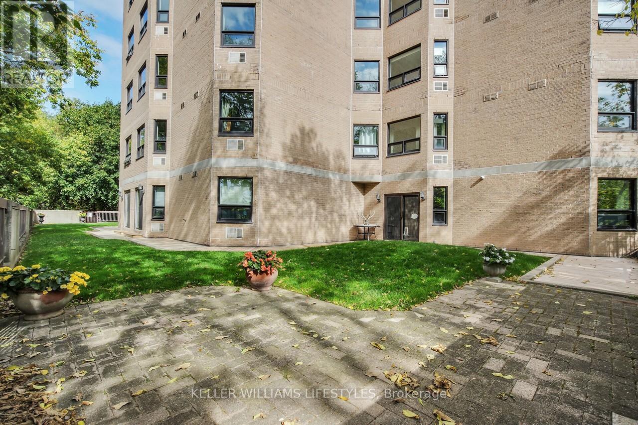 604 - 549 Ridout Street N, London East (East F), ON - Outdoor